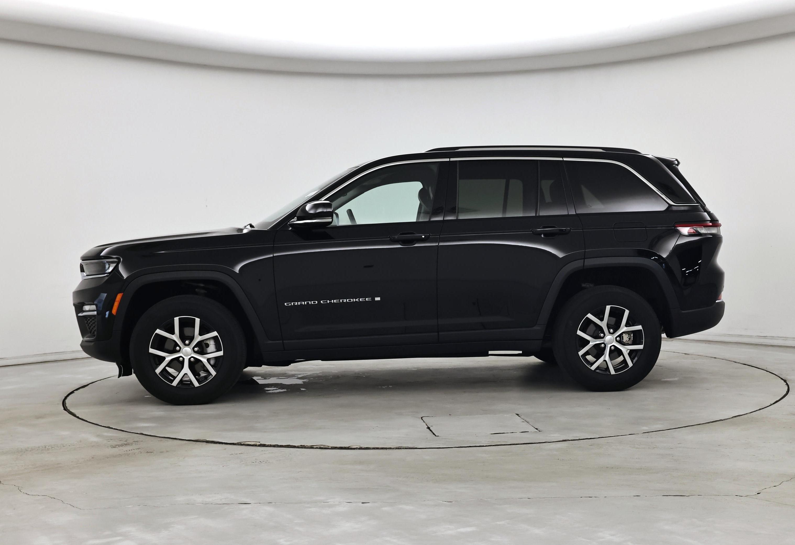 Thumbnail: 2023 Jeep Grand Cherokee - 3