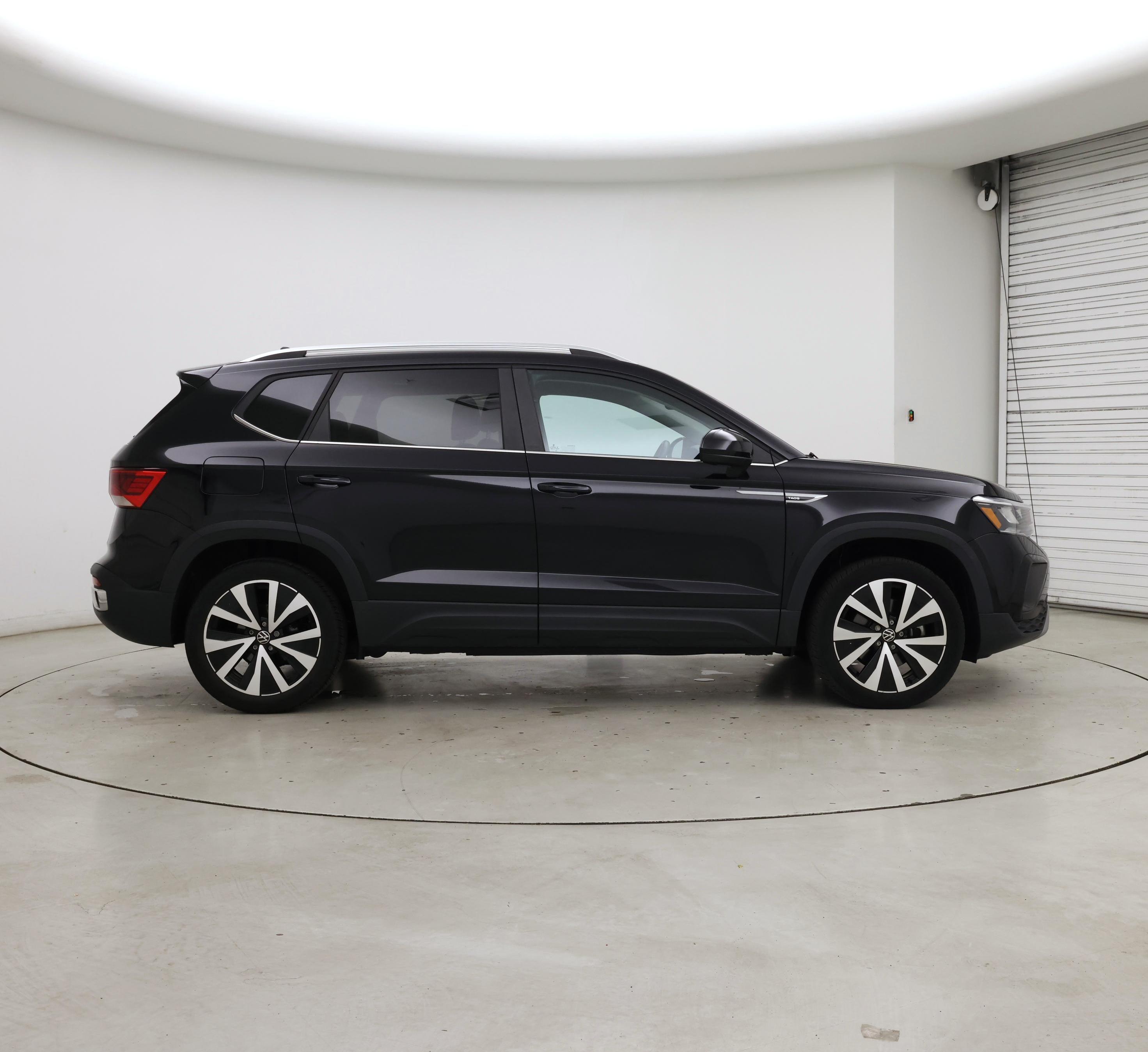 Thumbnail: 2023 Volkswagen Taos - 7