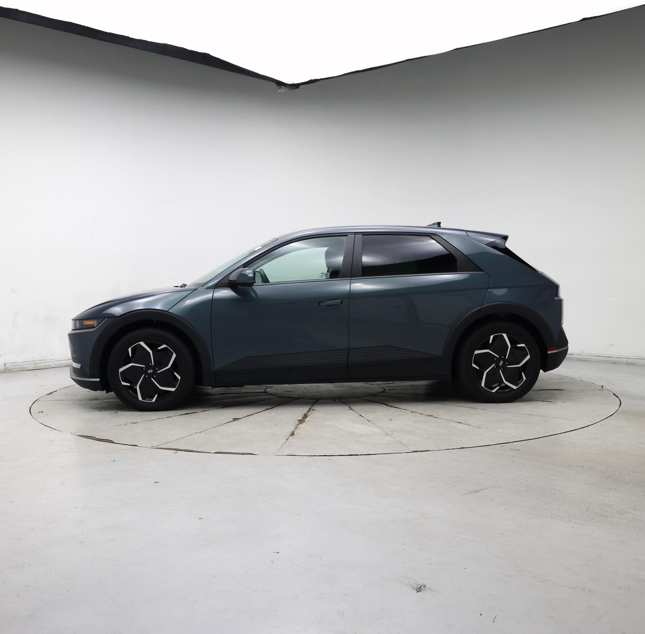 Thumbnail: 2024 Hyundai Ioniq 5 - 3
