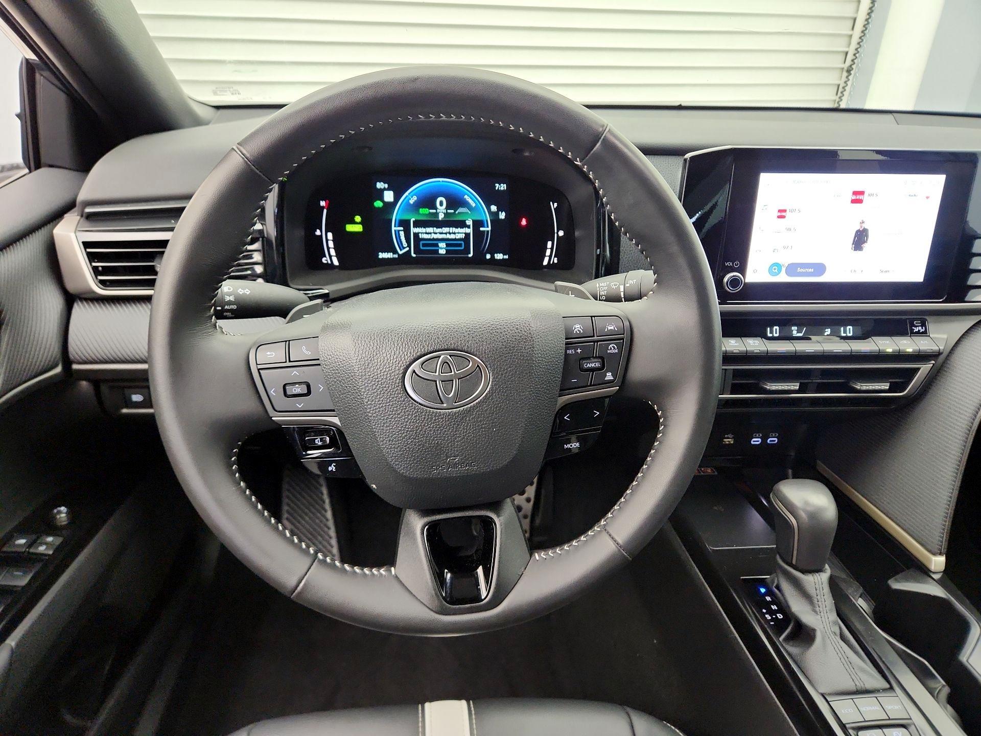 Thumbnail: 2025 Toyota Camry - 10