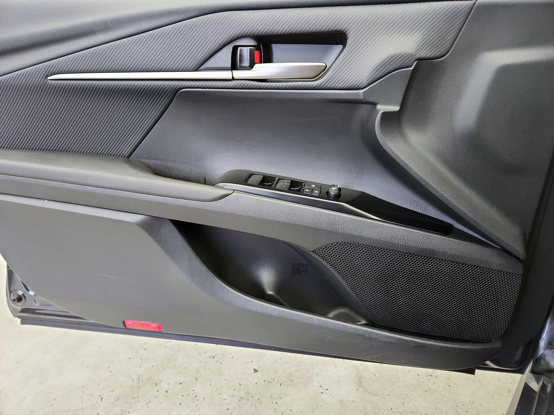 Thumbnail: 2025 Toyota Camry - 12
