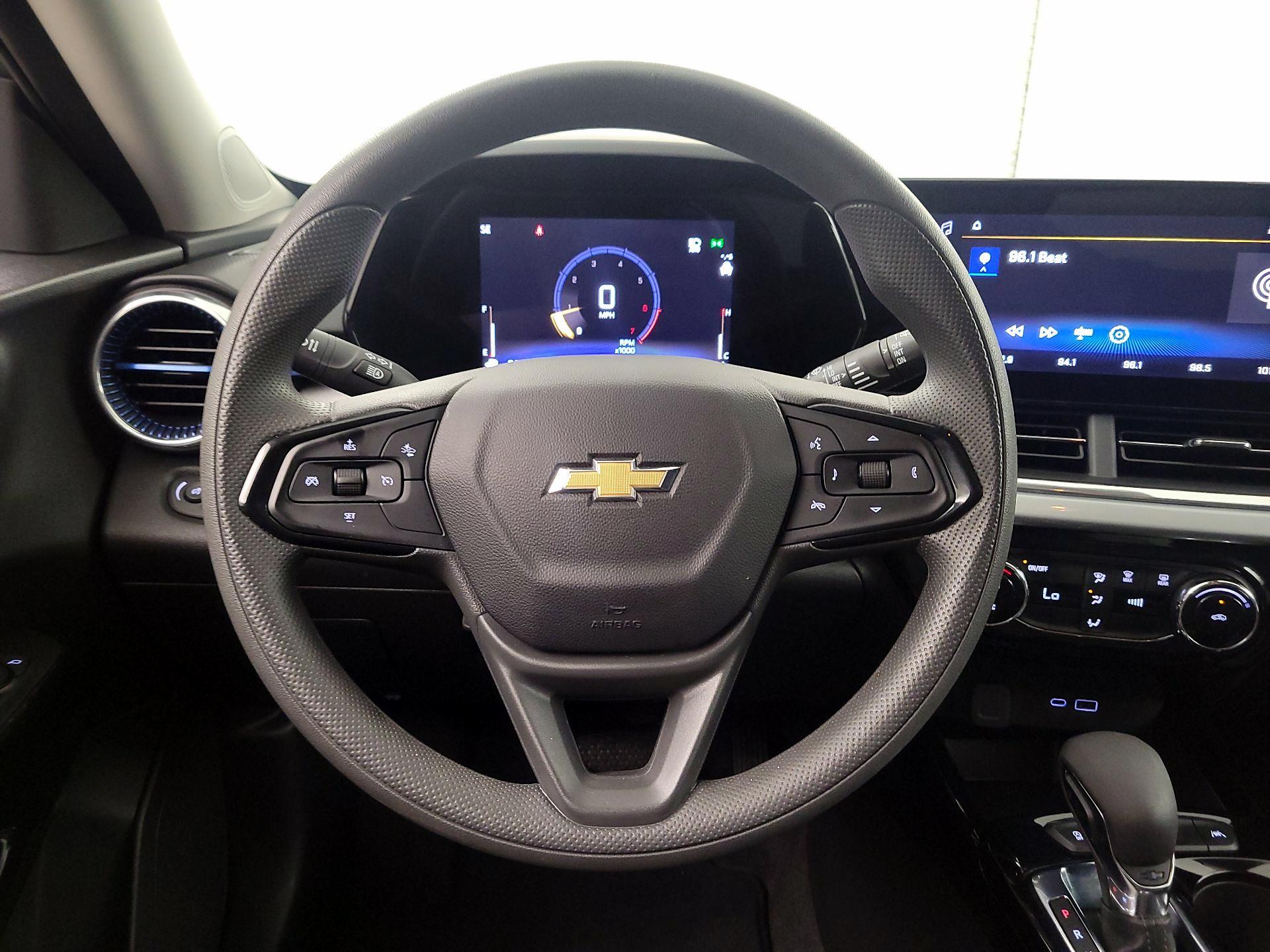 Thumbnail: 2025 Chevrolet Trax - 10