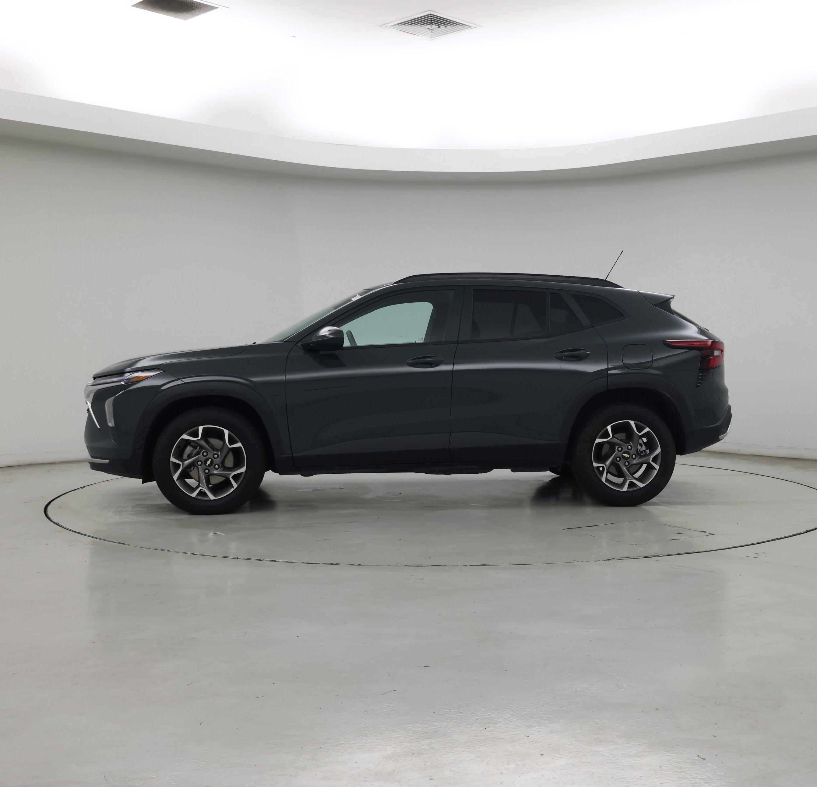 Thumbnail: 2025 Chevrolet Trax - 3