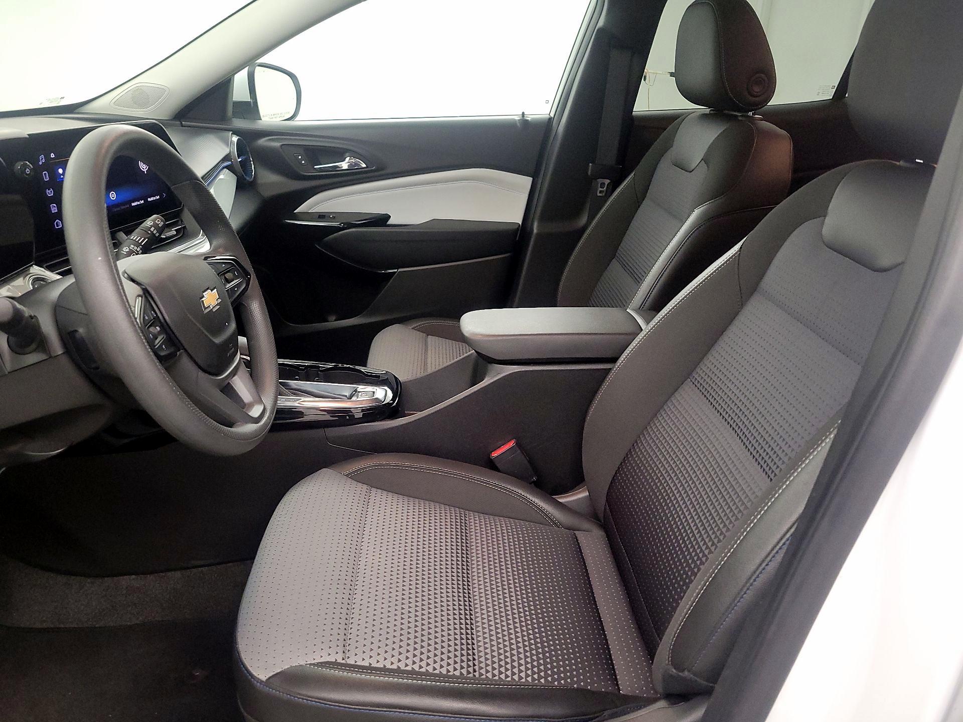 Thumbnail: 2025 Chevrolet Trax - 11
