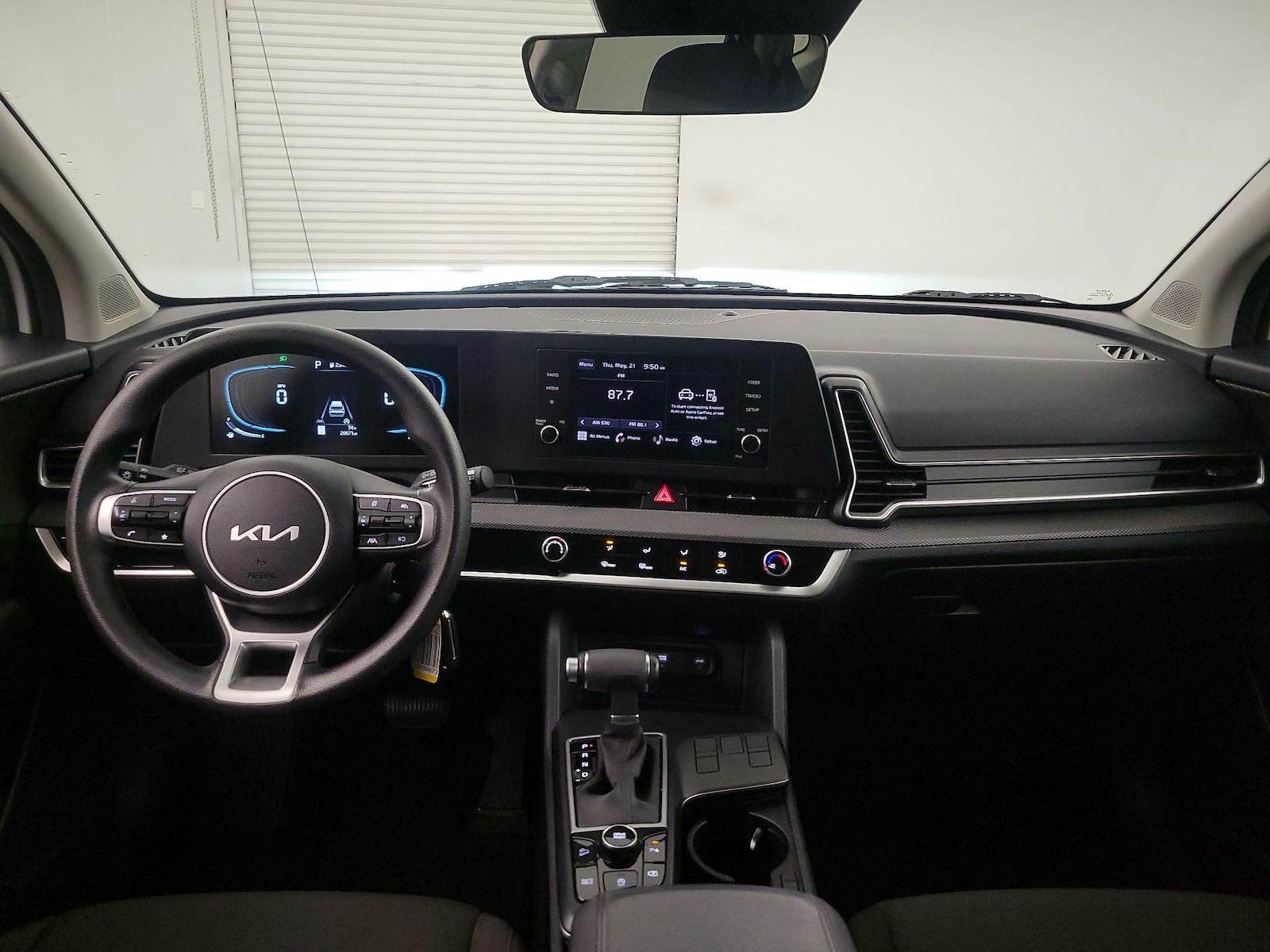 2025 Kia Sportage LX - Photo 10