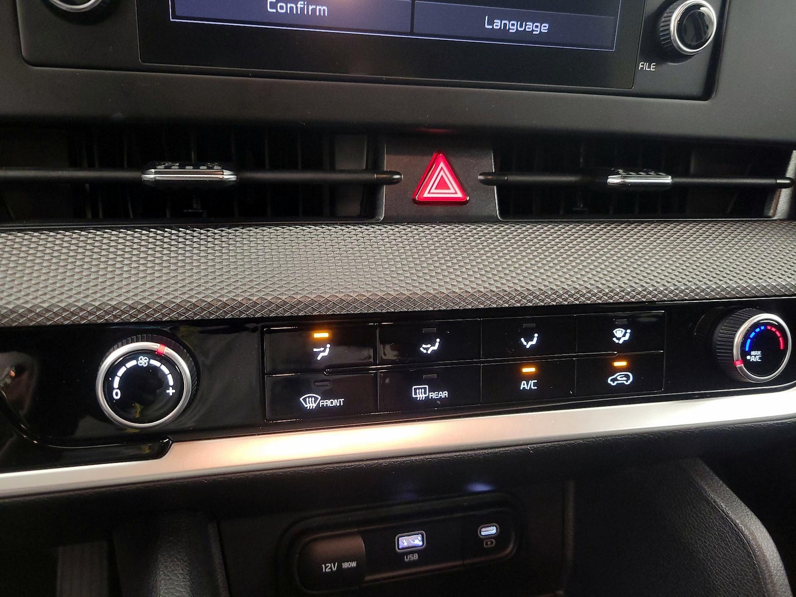 2025 Kia Sportage LX - Photo 17