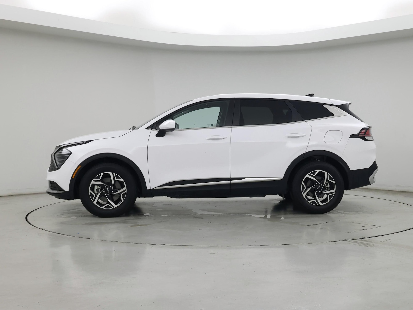 2025 Kia Sportage LX - Photo 4