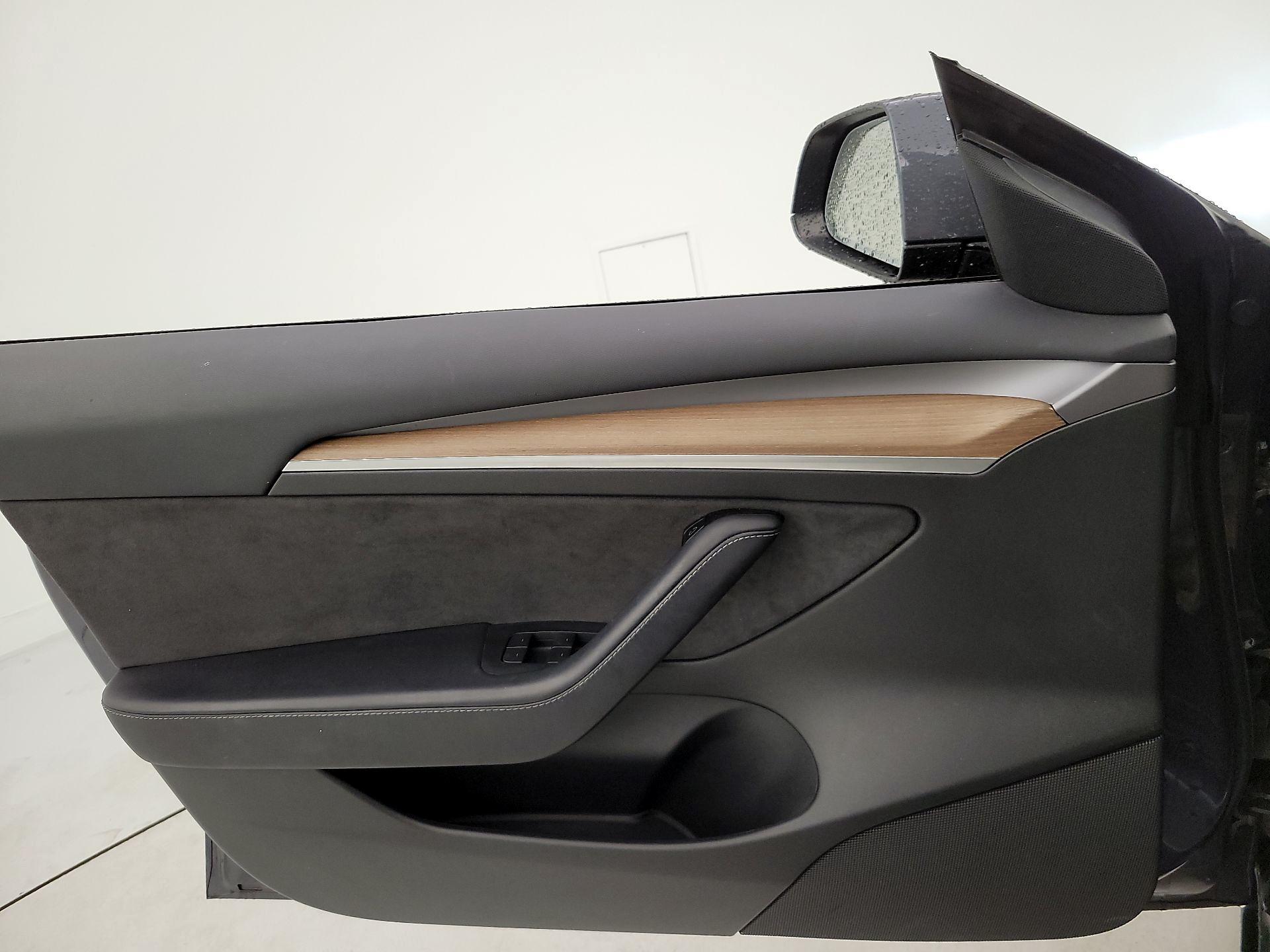 Thumbnail: 2023 Tesla Model 3 - 12