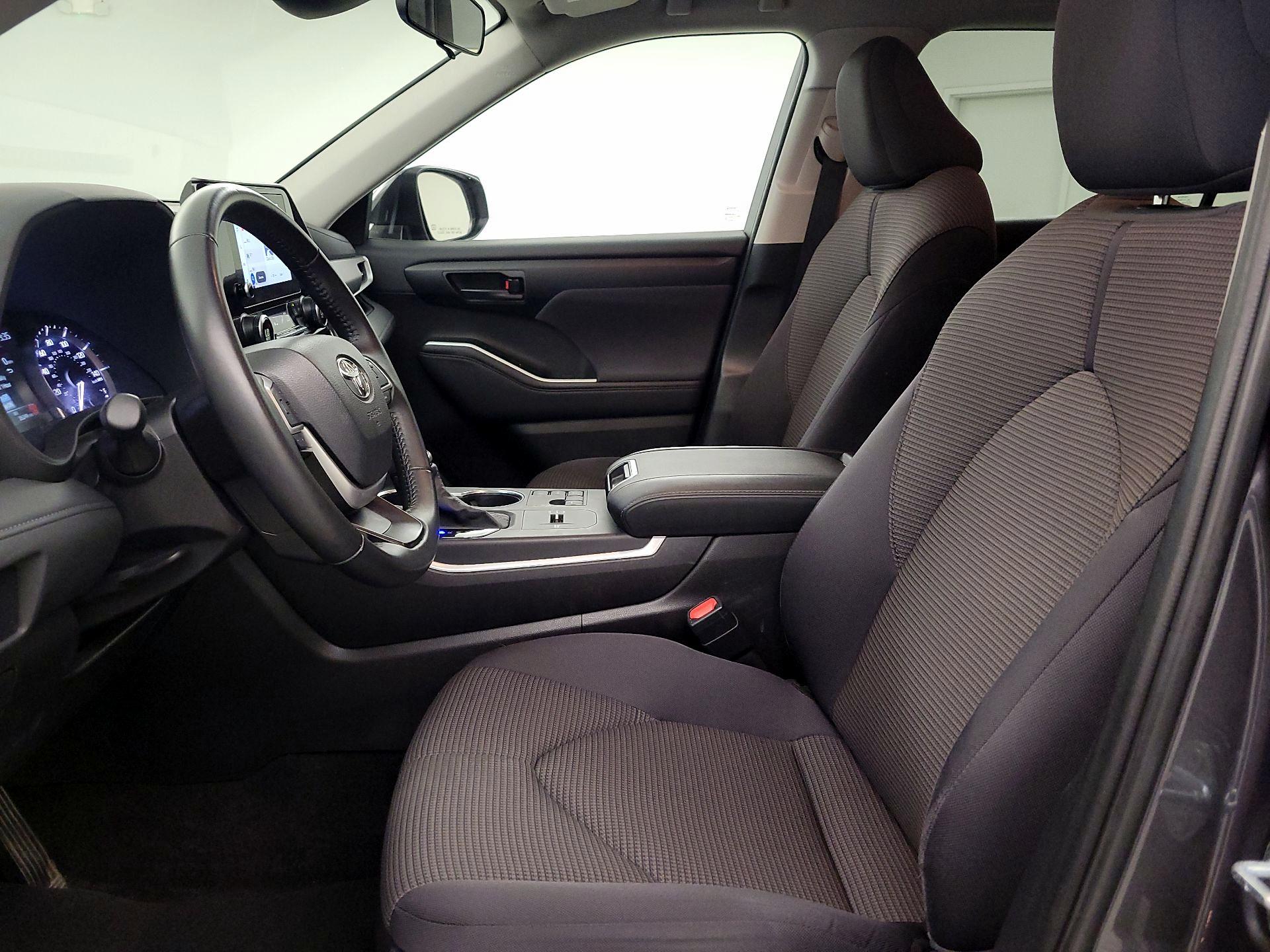 Thumbnail: 2025 Toyota Highlander - 11