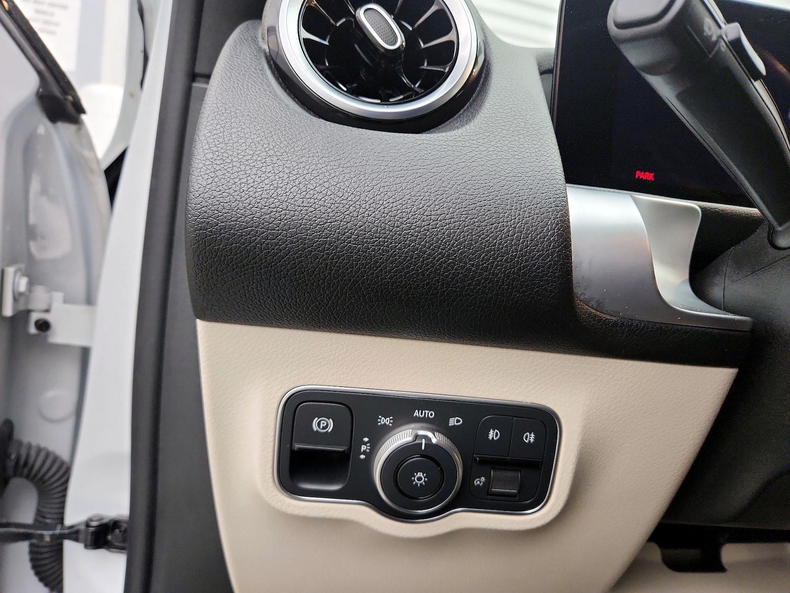 2022 Mercedes-Benz GLB Base - Photo 14