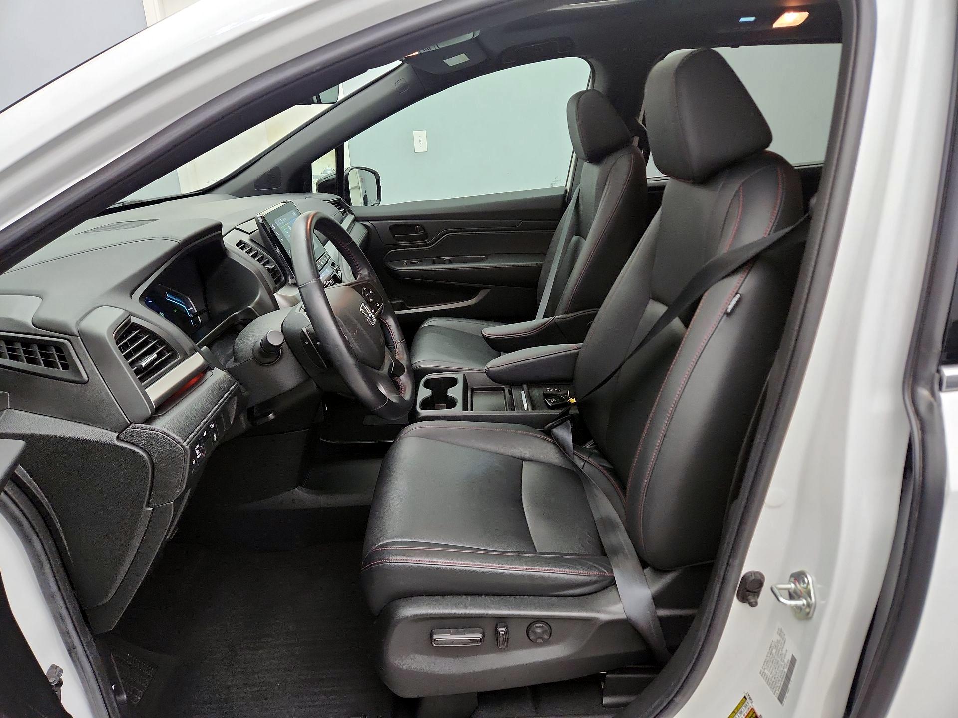 Thumbnail: 2023 Honda Odyssey - 11
