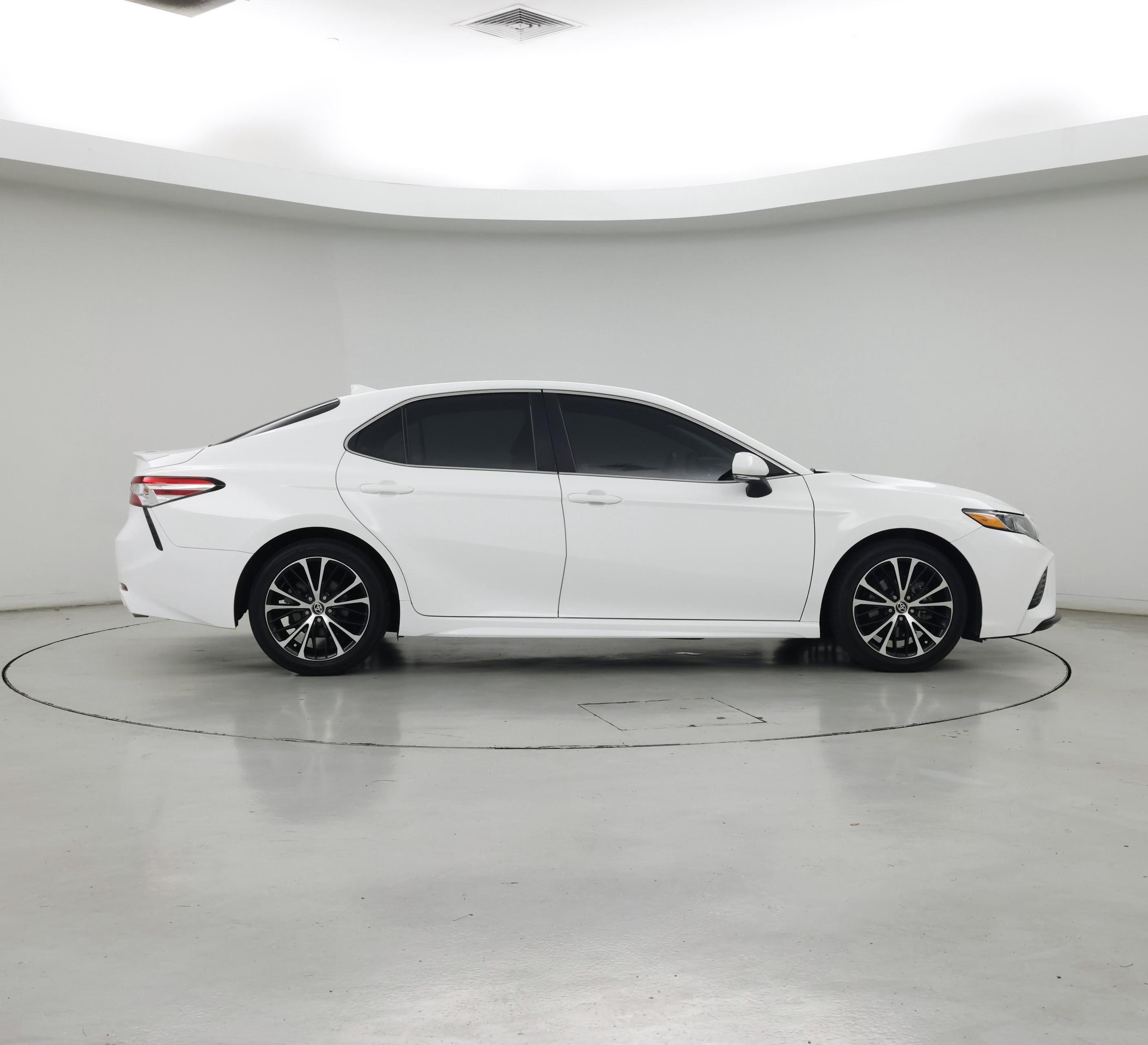 Thumbnail: 2020 Toyota Camry - 7