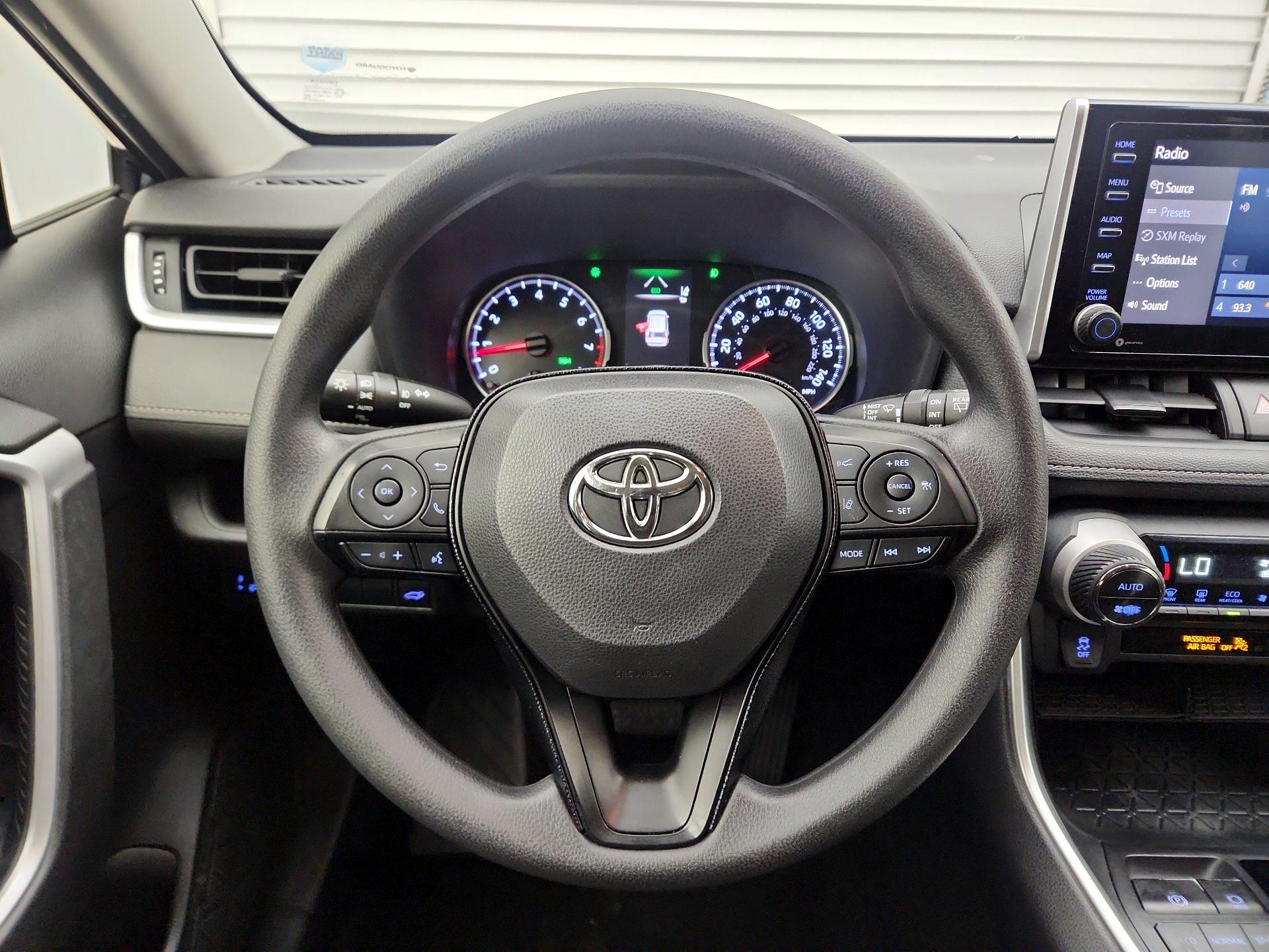 Thumbnail: 2020 Toyota RAV4 - 10