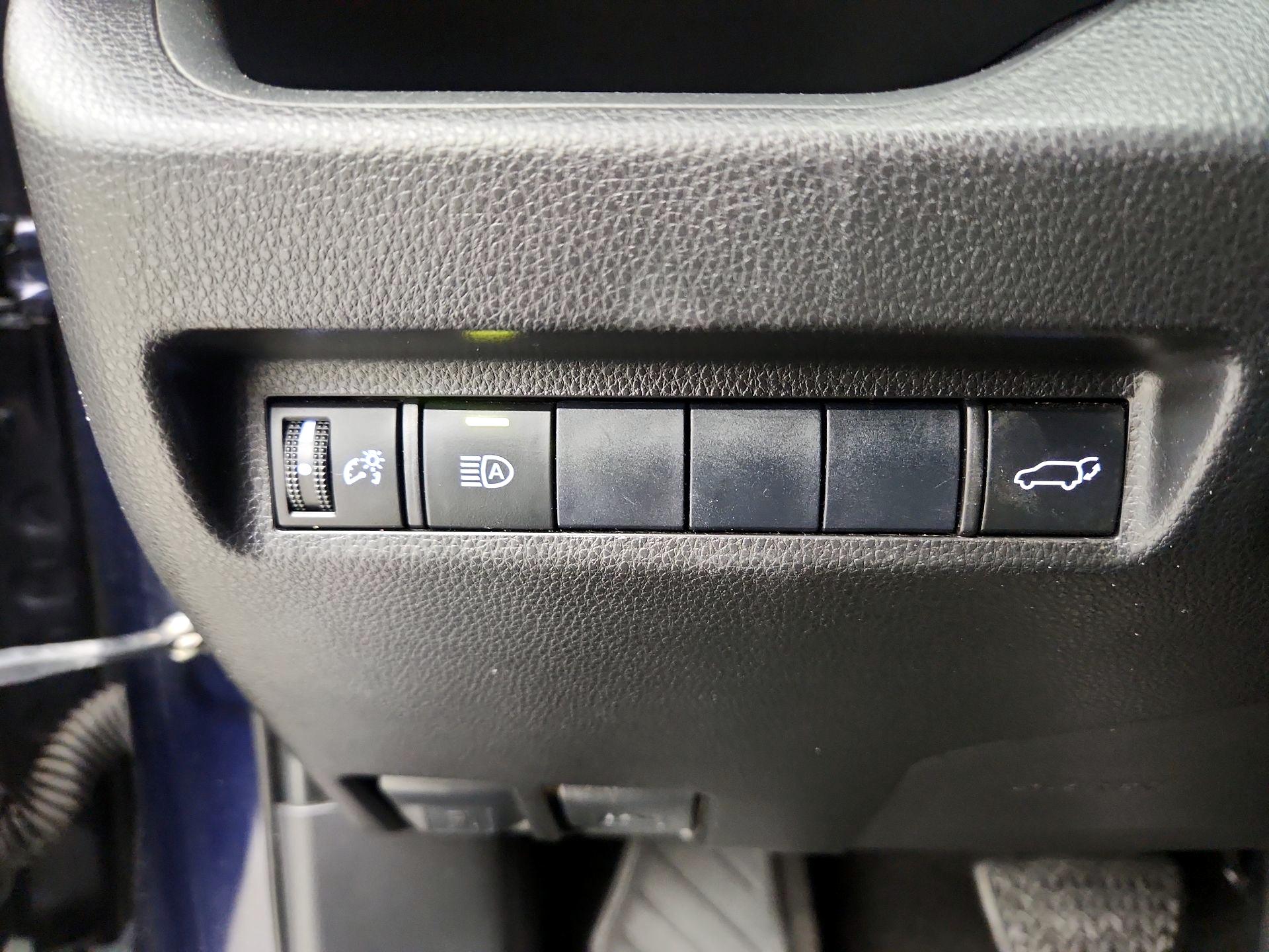 Thumbnail: 2020 Toyota RAV4 - 13