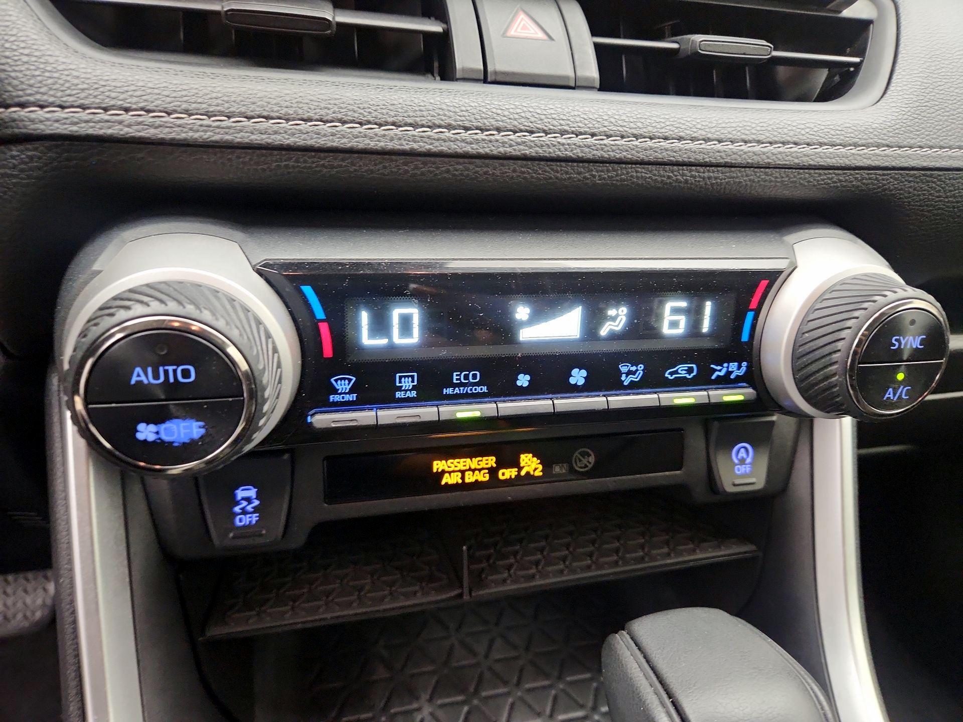 Thumbnail: 2020 Toyota RAV4 - 16
