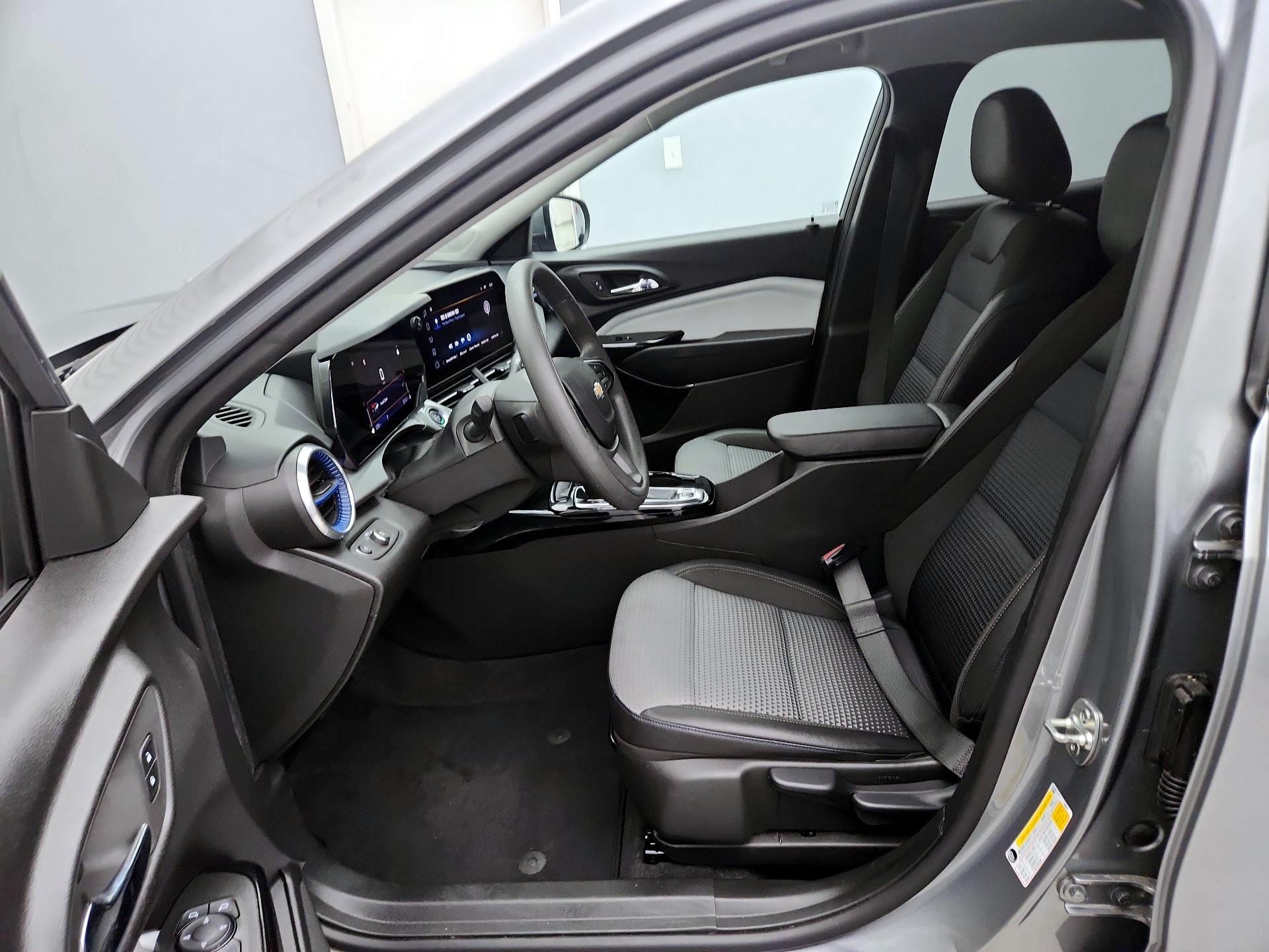Thumbnail: 2025 Chevrolet Trax - 11