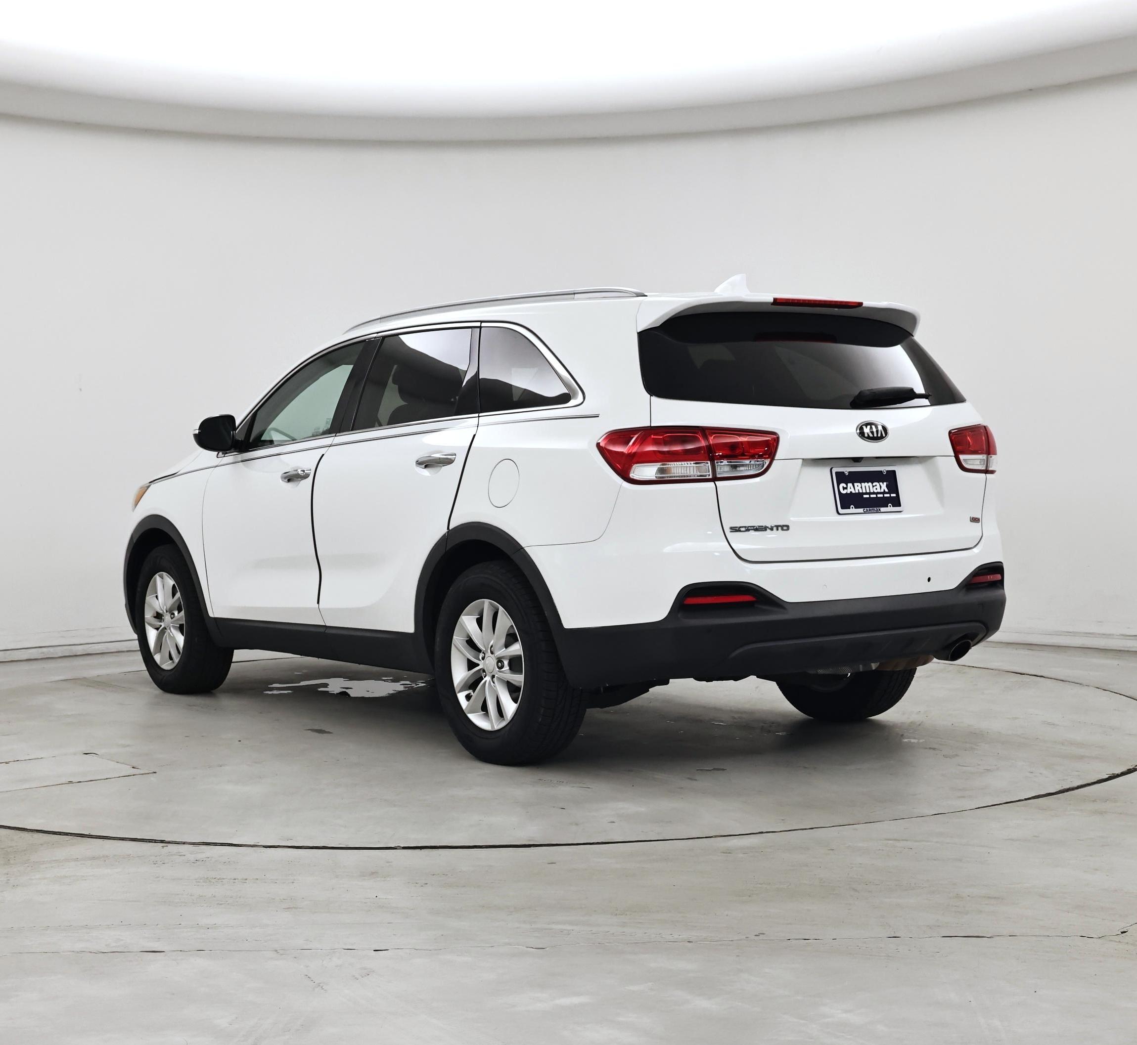 Thumbnail: 2016 Kia Sorento - 2