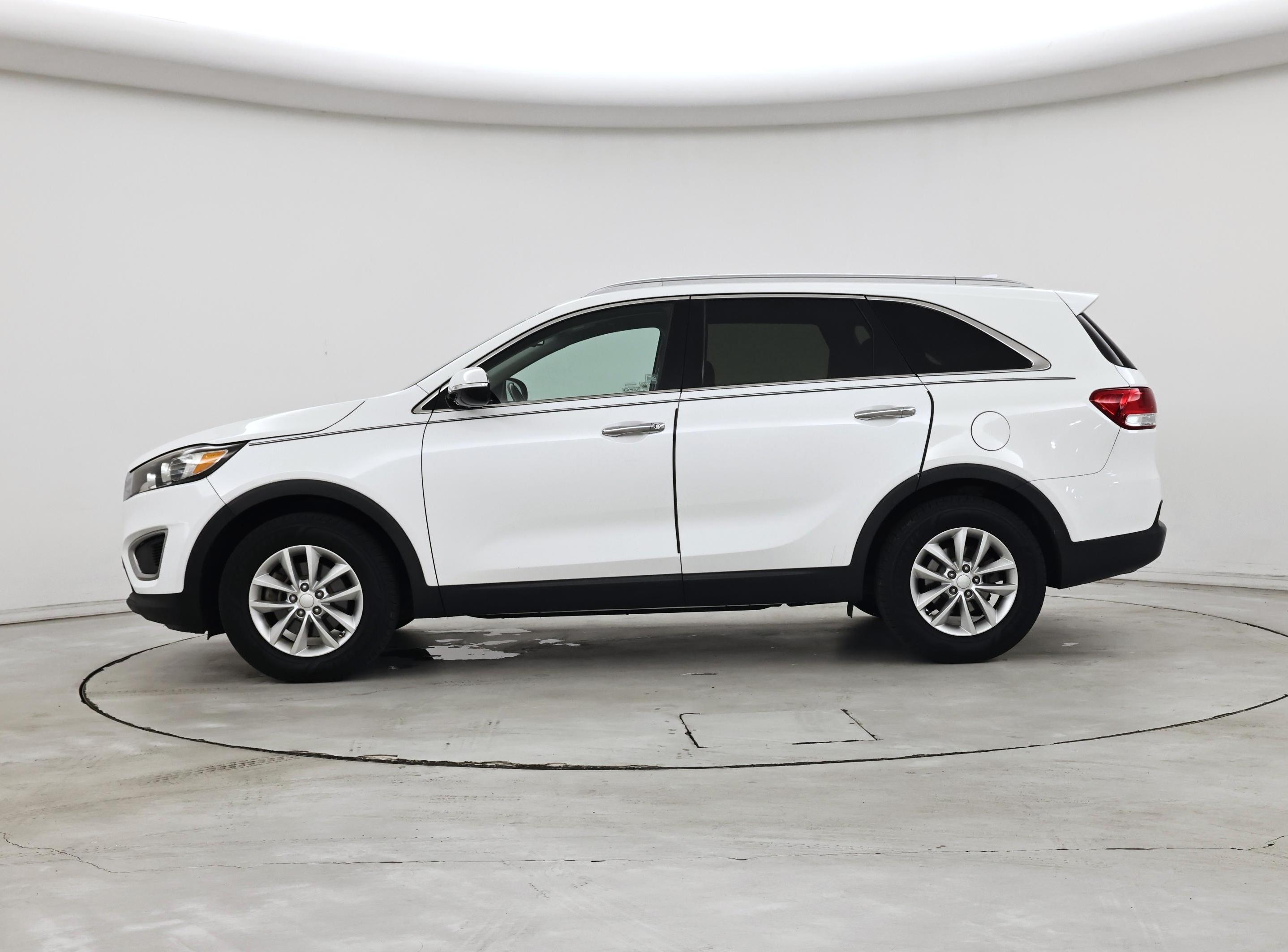 Thumbnail: 2016 Kia Sorento - 3