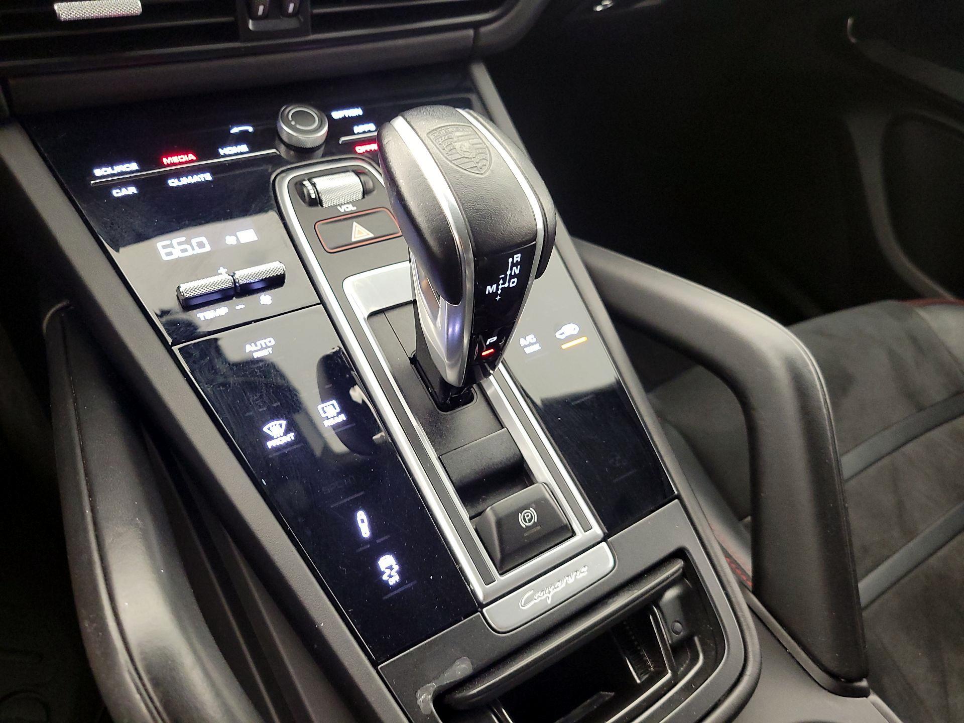 Thumbnail: 2023 Porsche Cayenne - 18