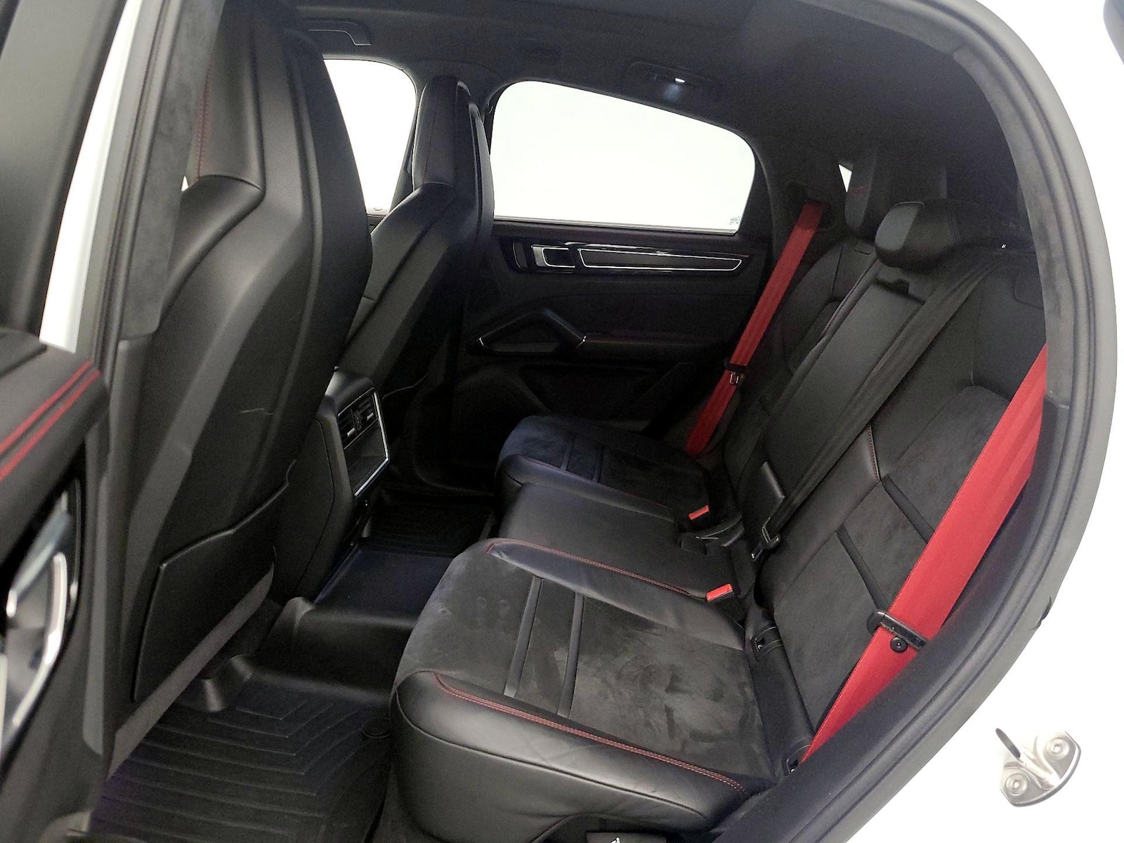2023 Porsche Cayenne Coup GTS - Photo 22