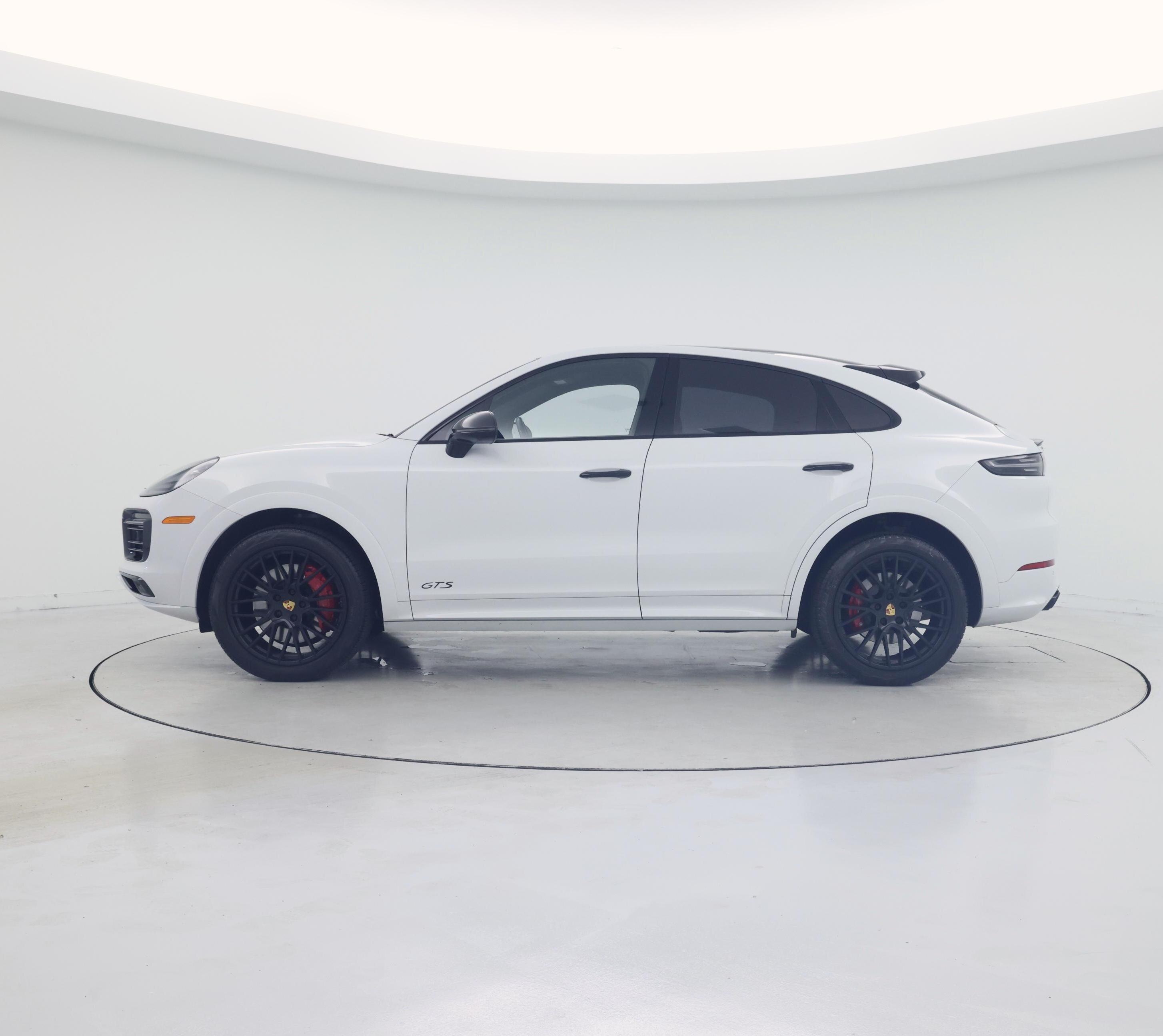 Thumbnail: 2023 Porsche Cayenne - 3