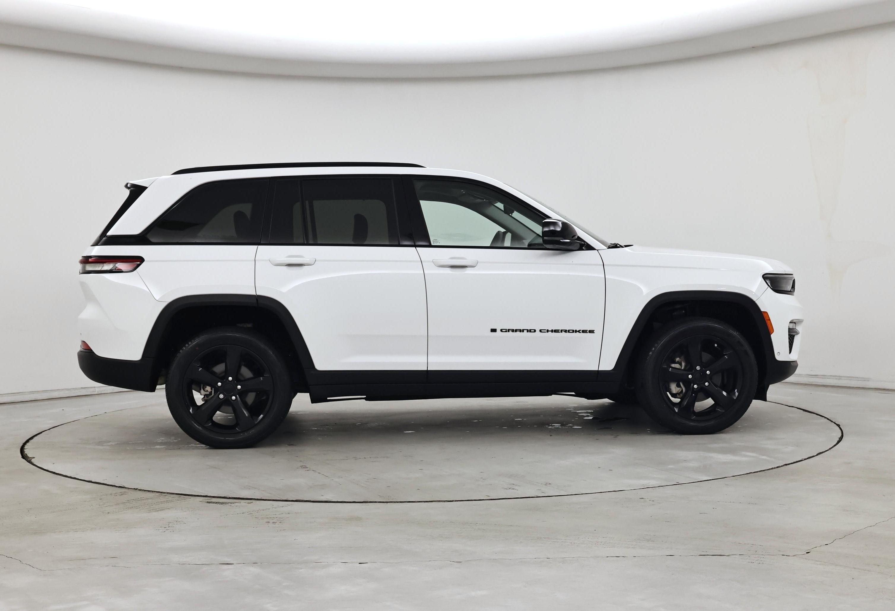Thumbnail: 2023 Jeep Grand Cherokee - 7