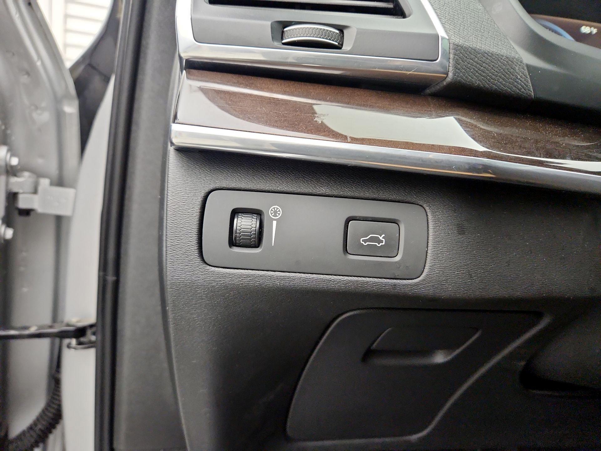 Thumbnail: 2019 Volvo XC90 - 13