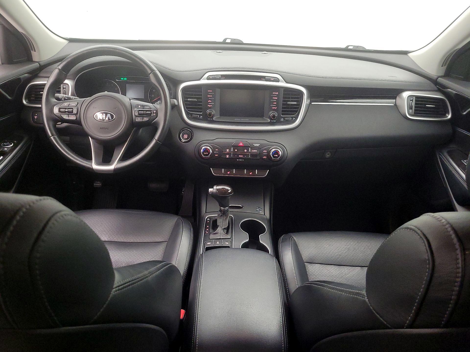 Thumbnail: 2017 Kia Sorento - 9