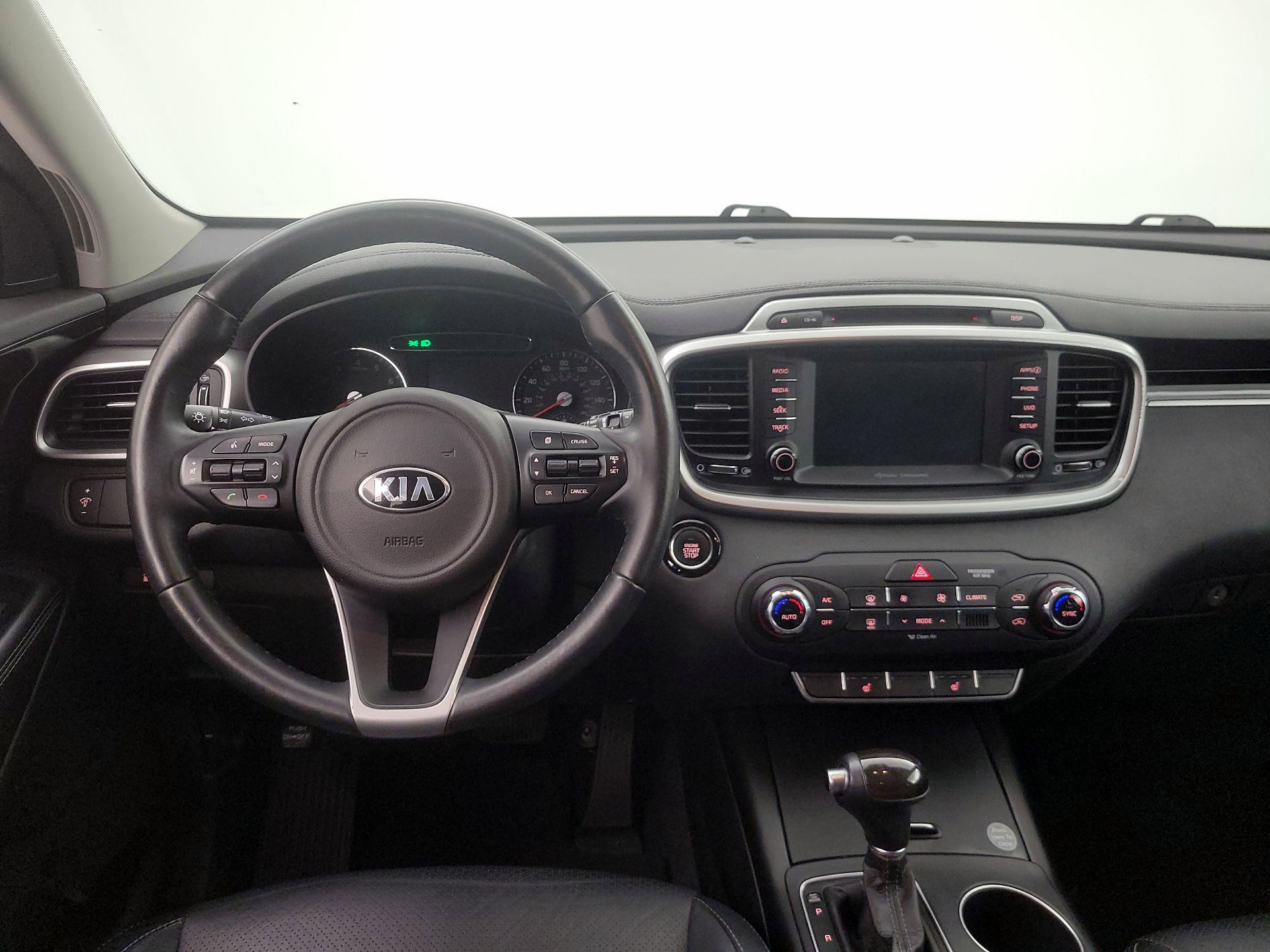 Thumbnail: 2017 Kia Sorento - 10