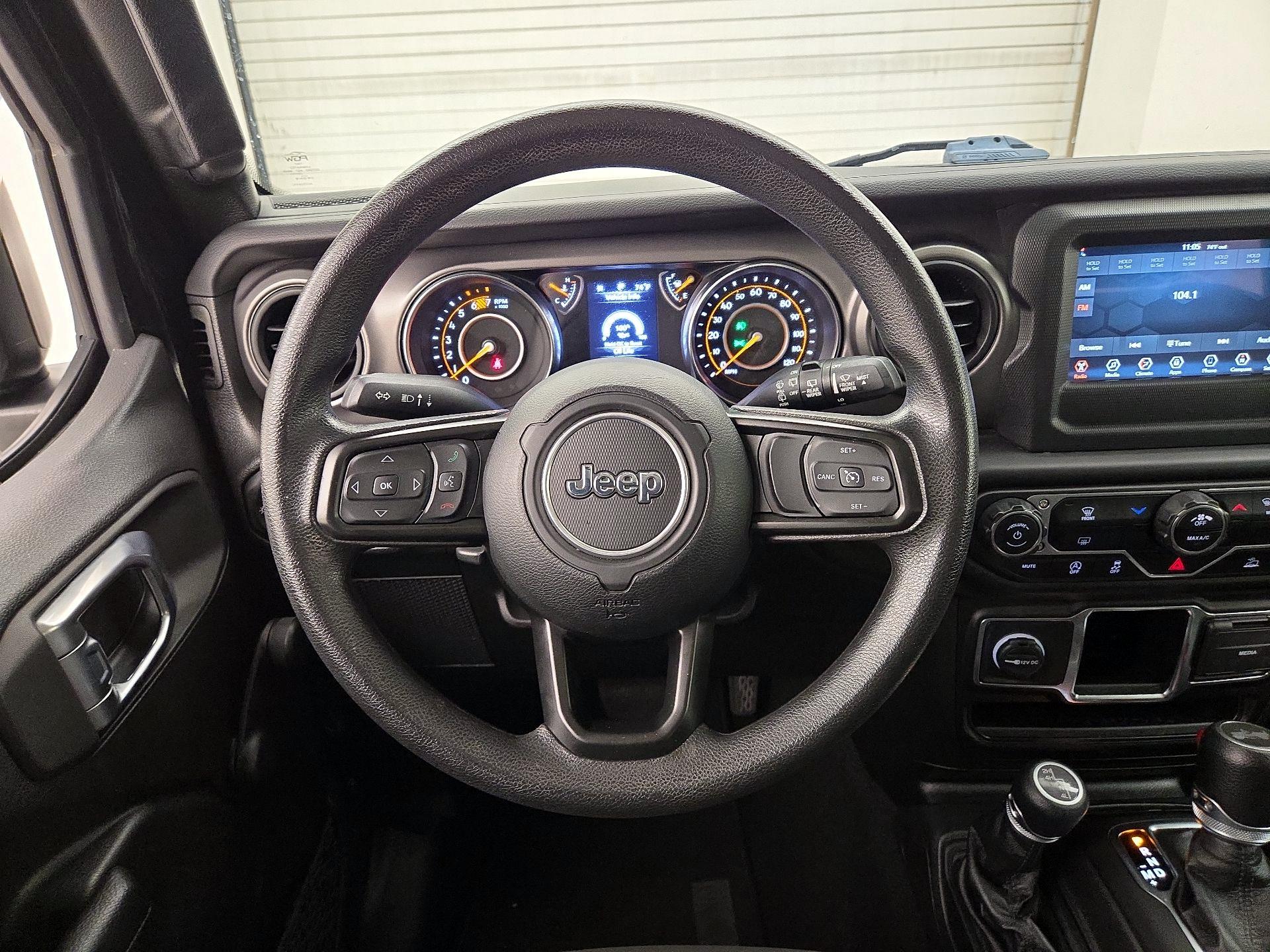 Thumbnail: 2022 Jeep Wrangler - 10