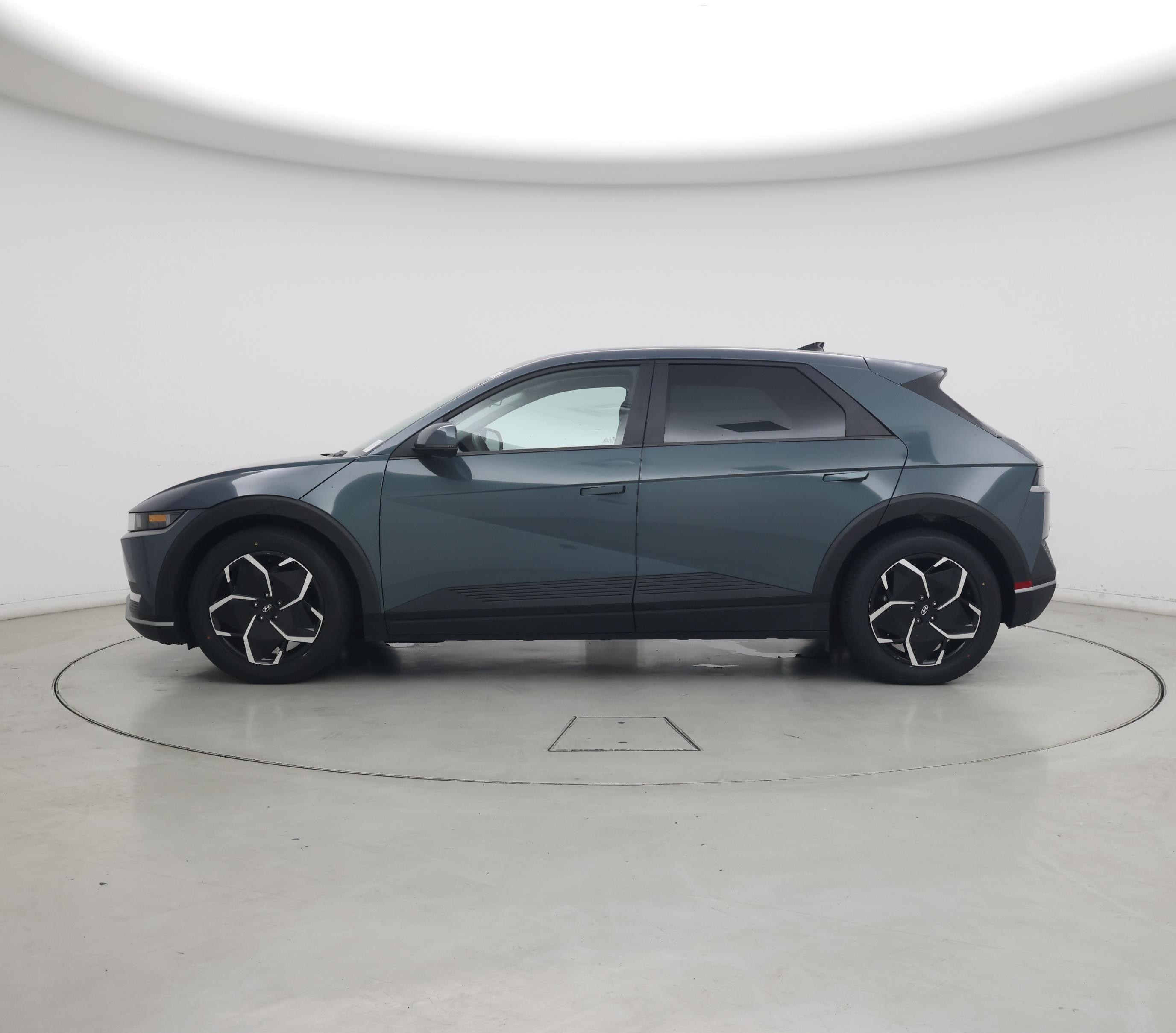 Thumbnail: 2024 Hyundai Ioniq 5 - 3
