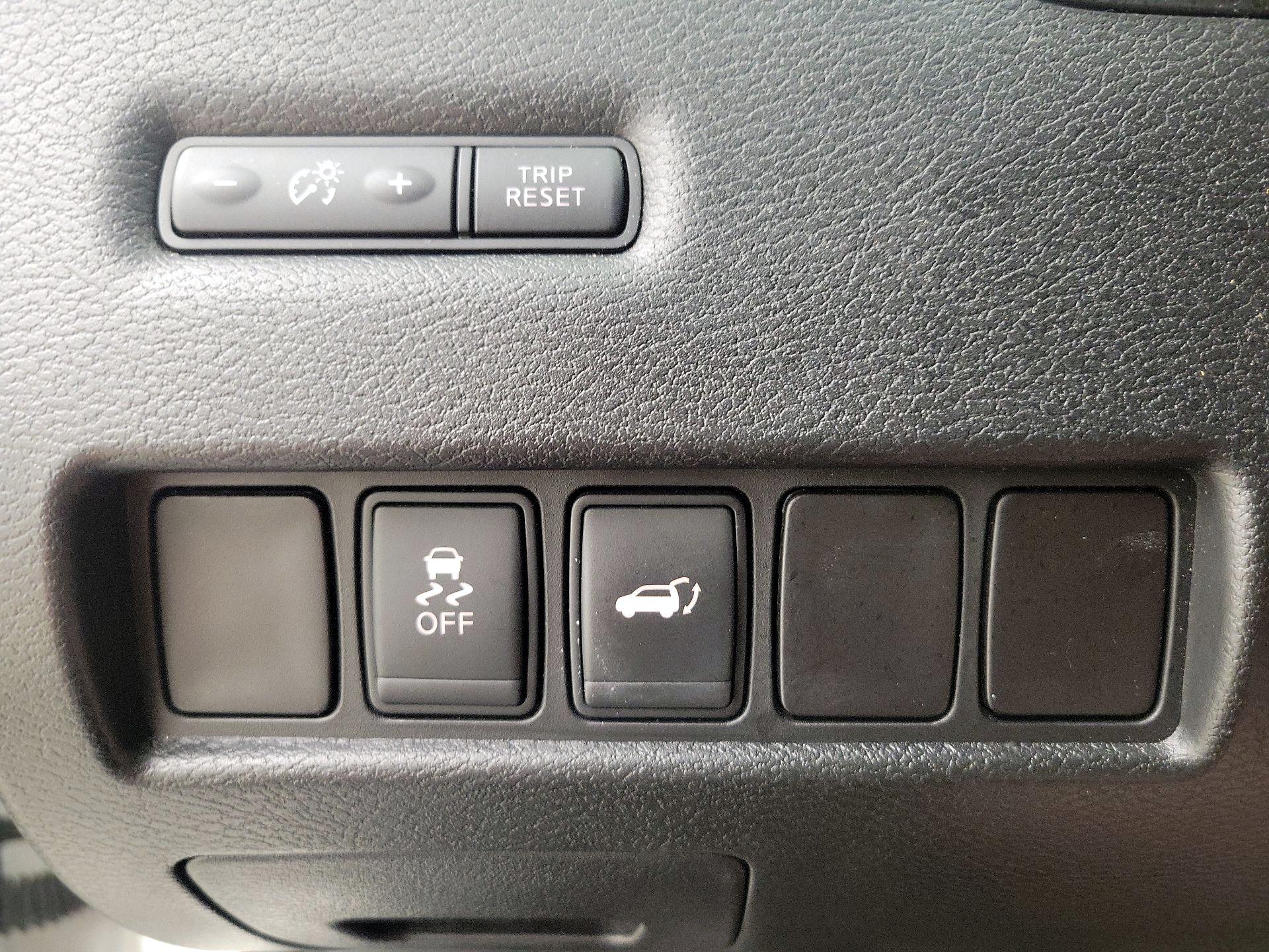 Thumbnail: 2016 Nissan Murano - 13