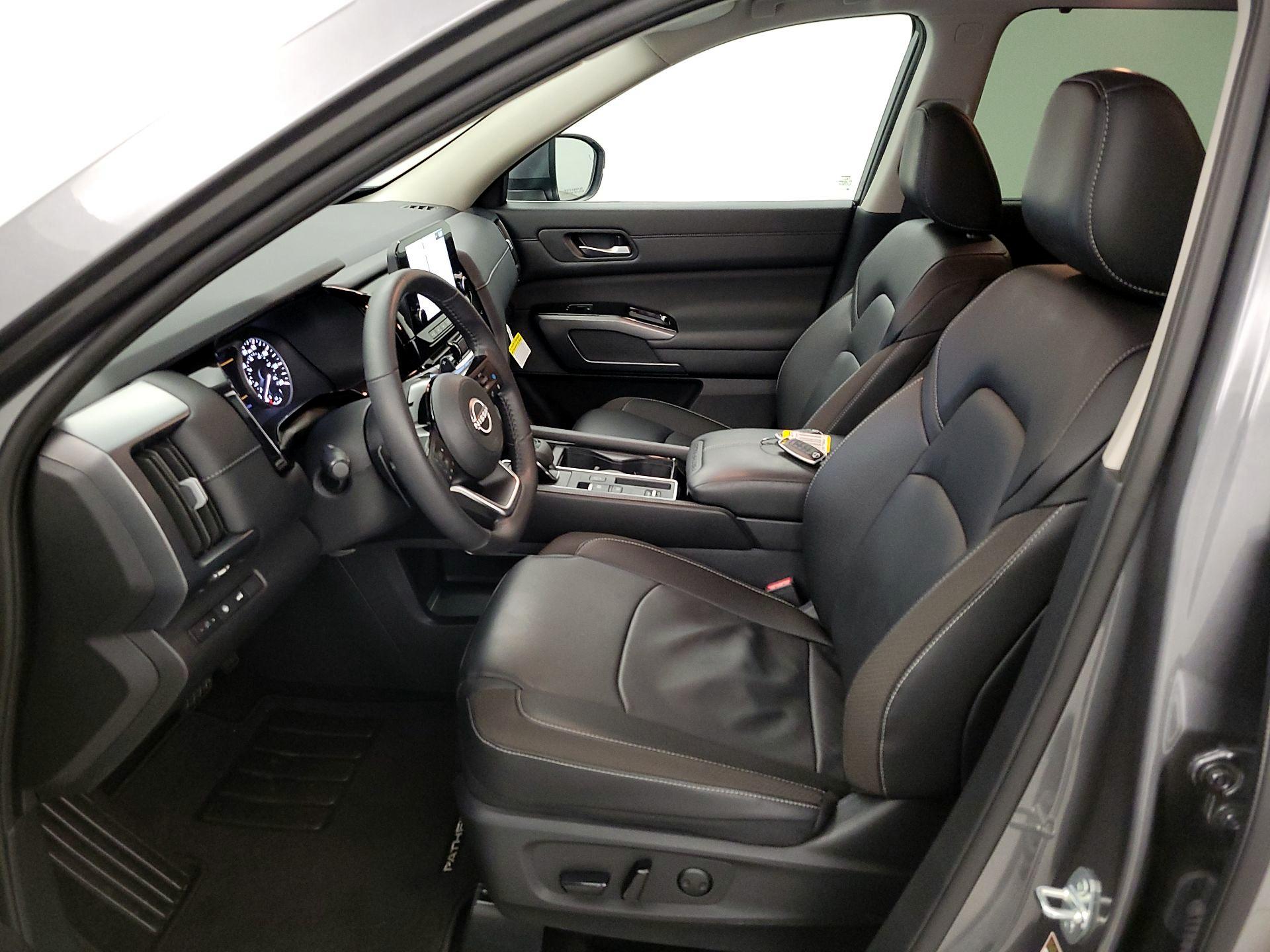 Thumbnail: 2025 Nissan Pathfinder - 11