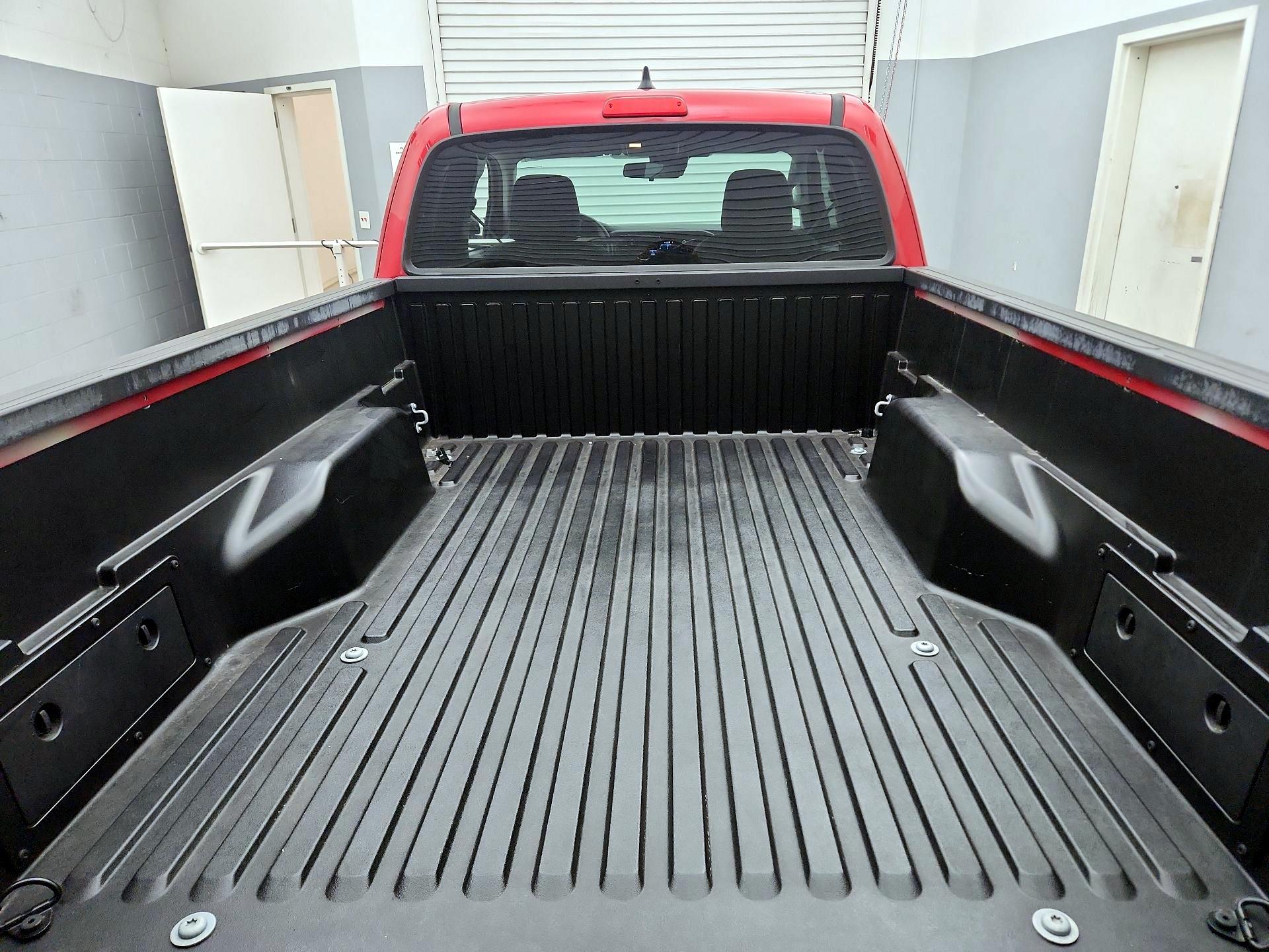 Thumbnail: 2018 Toyota Tacoma - 19