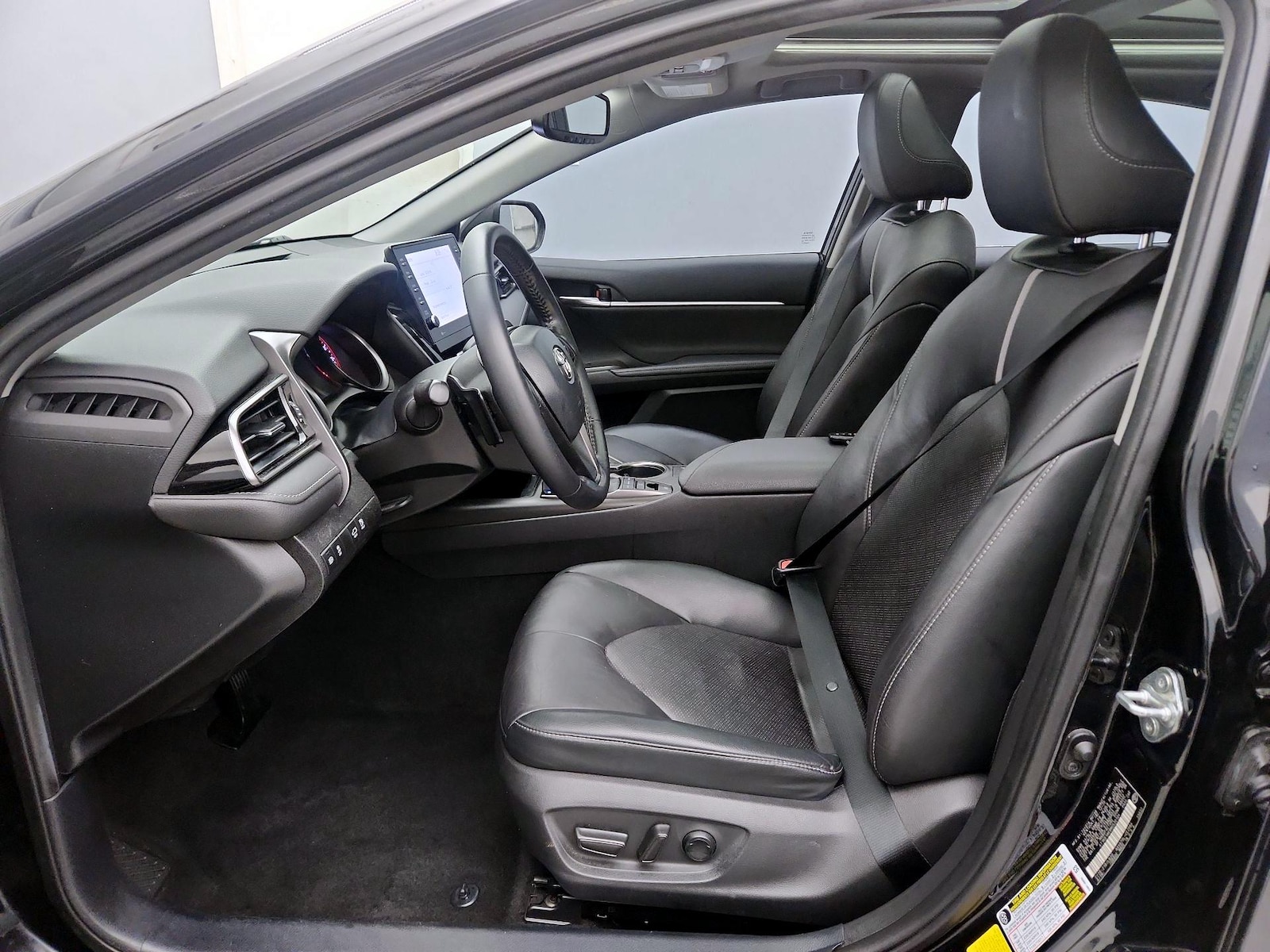 2021 Toyota Camry XSE - Photo 12