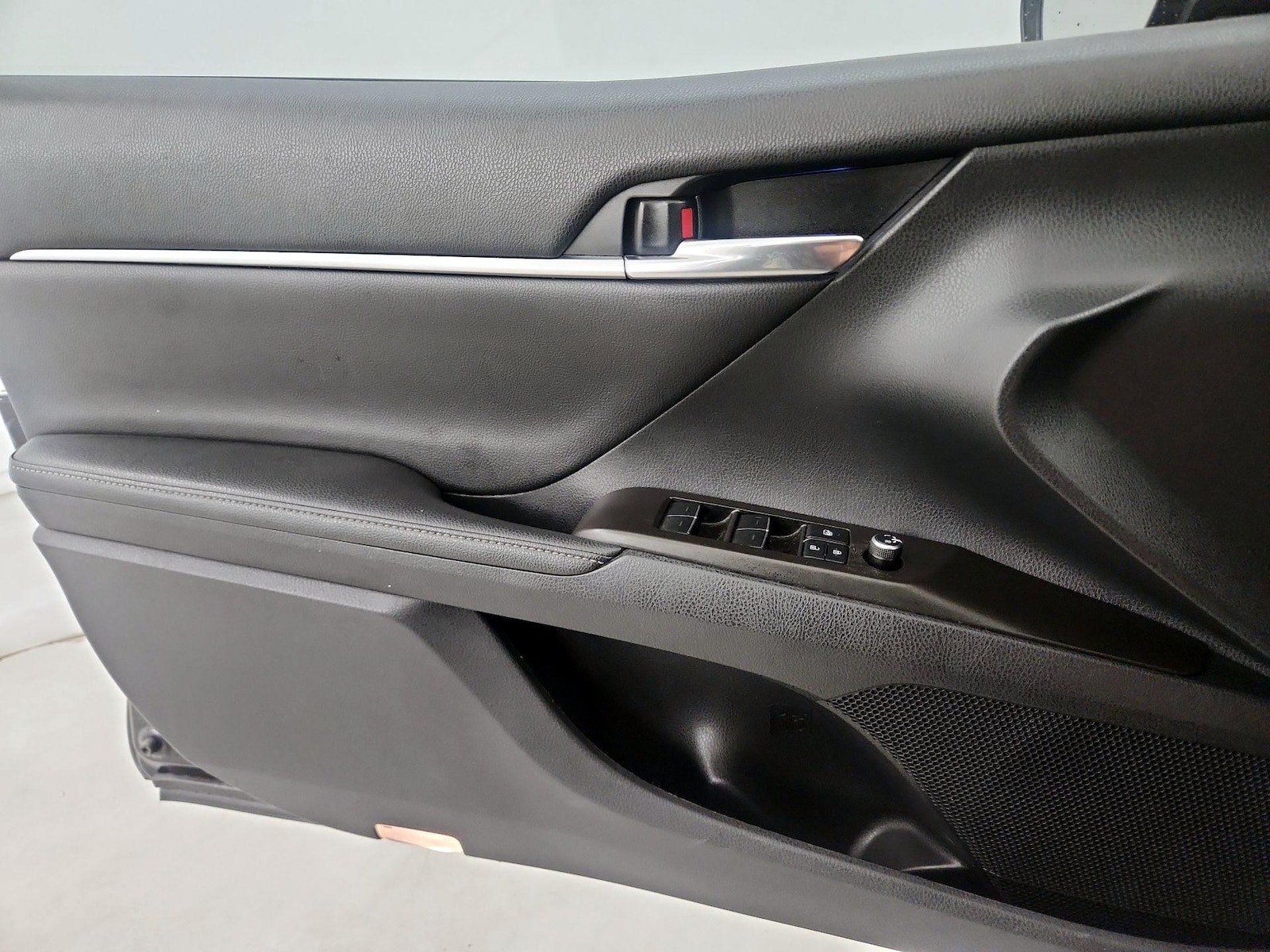 2021 Toyota Camry XSE - Photo 13