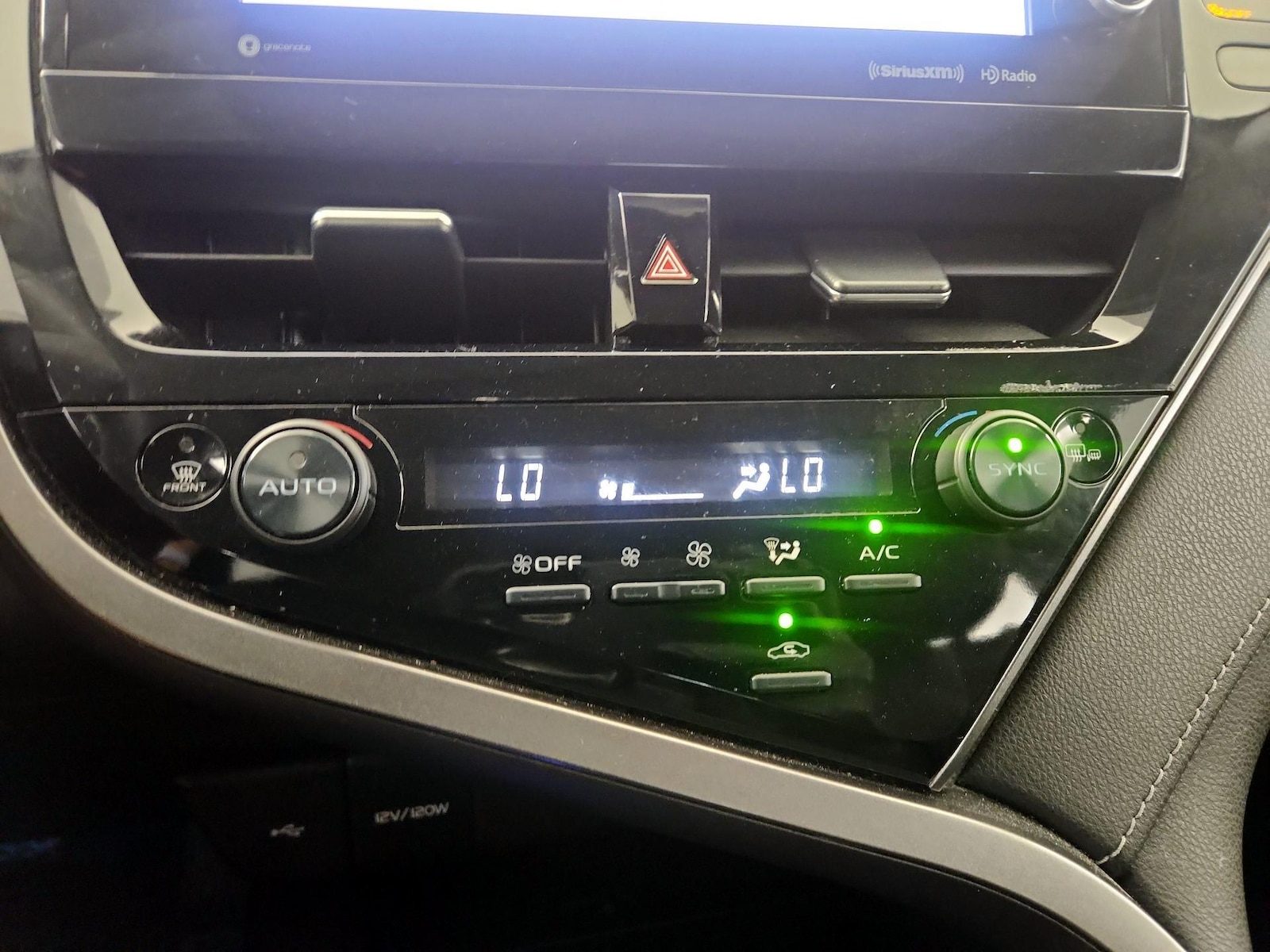 2021 Toyota Camry XSE - Photo 17