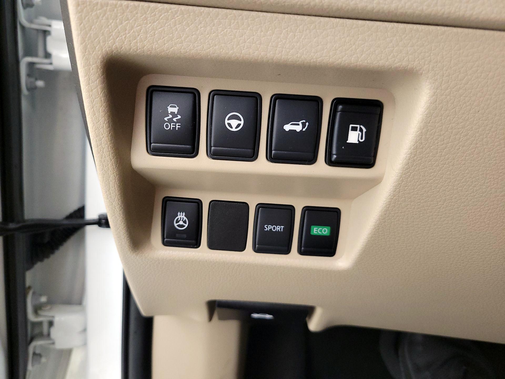 Thumbnail: 2018 Nissan Rogue - 13