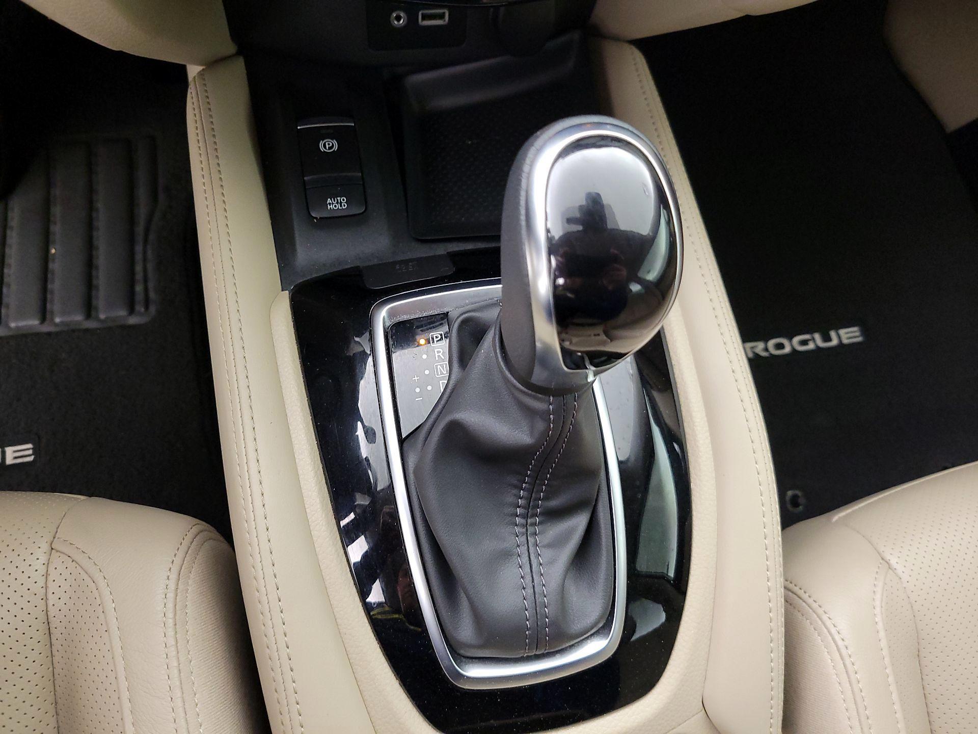 Thumbnail: 2018 Nissan Rogue - 18