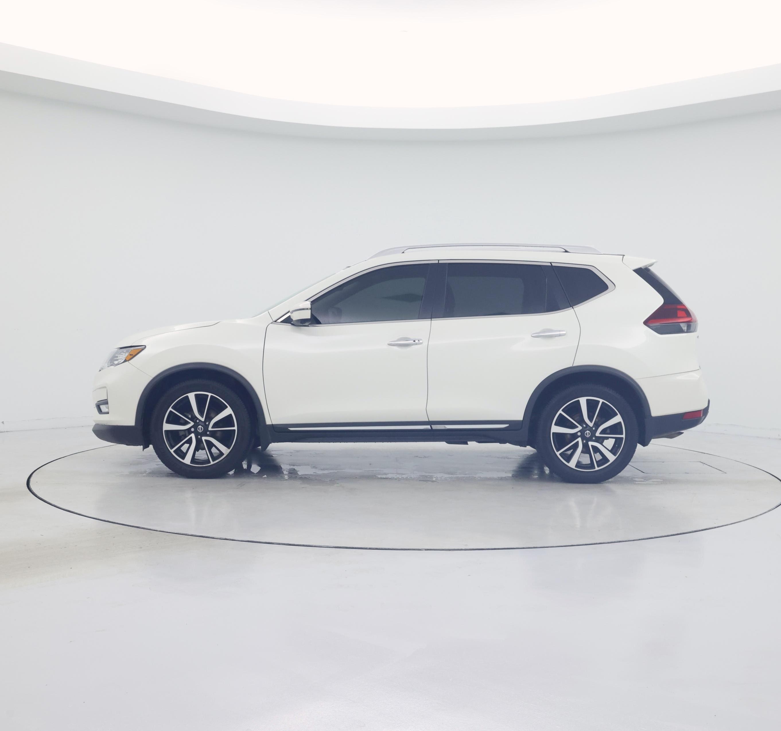 Thumbnail: 2018 Nissan Rogue - 3