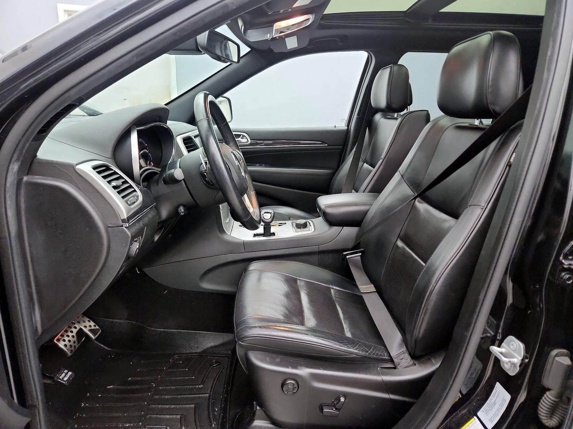 Thumbnail: 2015 Jeep Grand Cherokee - 11
