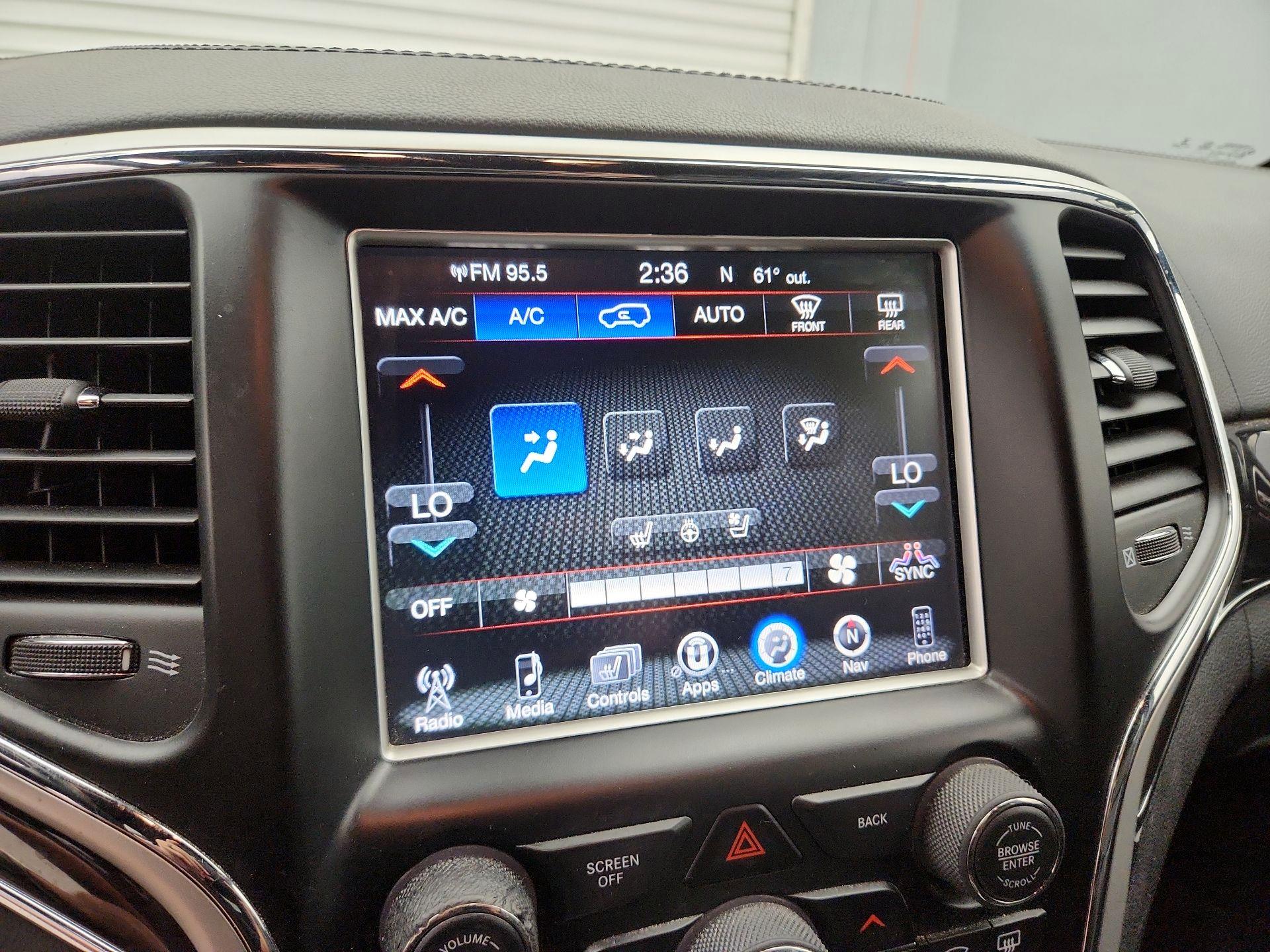 Thumbnail: 2015 Jeep Grand Cherokee - 17