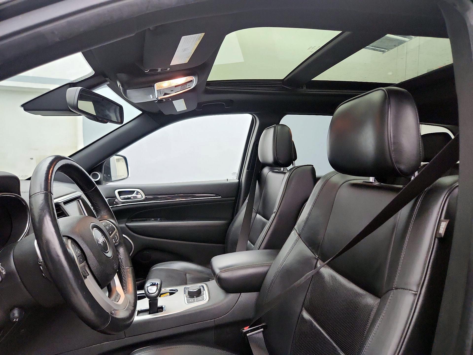 Thumbnail: 2015 Jeep Grand Cherokee - 19