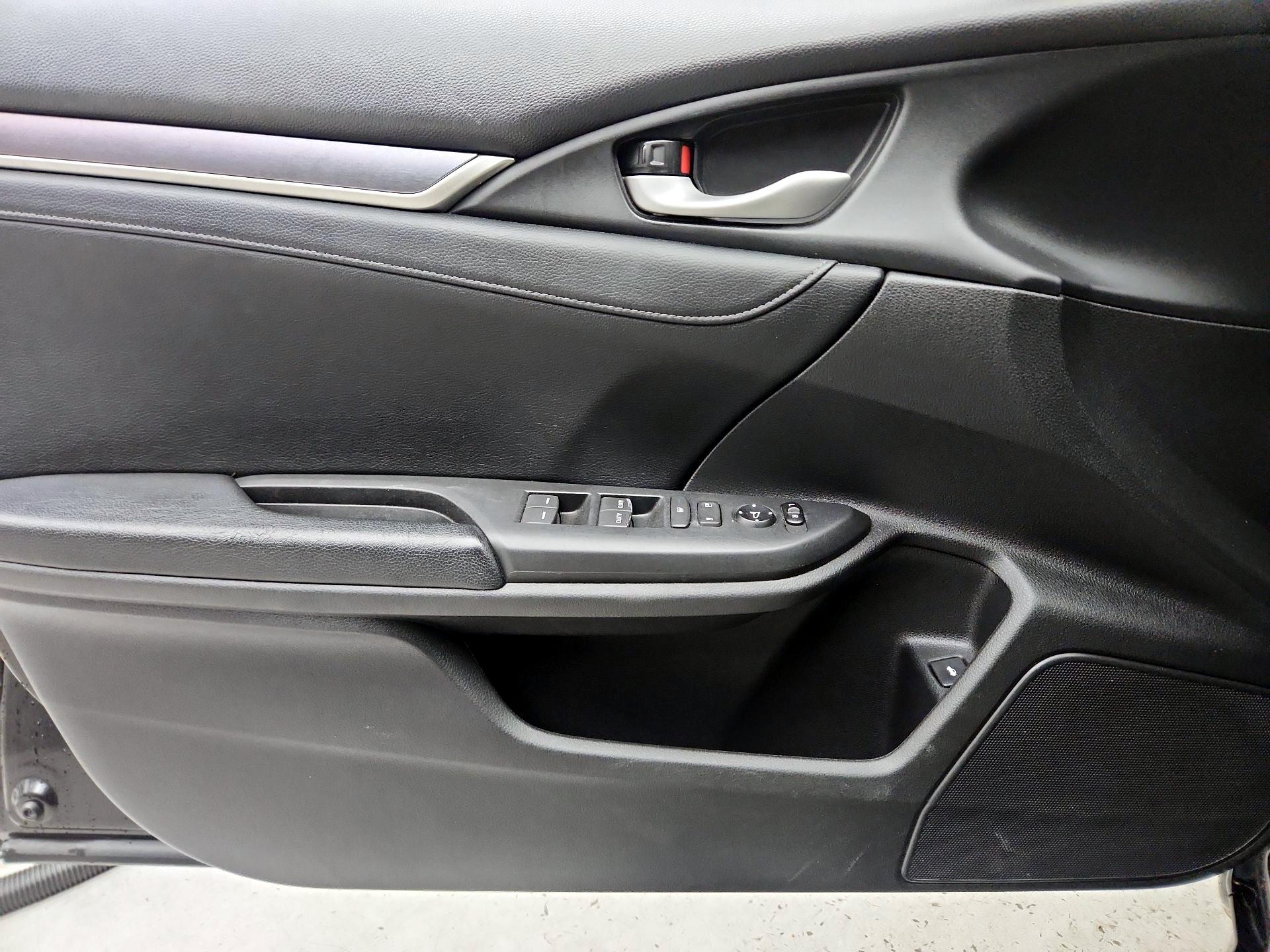 Thumbnail: 2017 Honda Civic - 12
