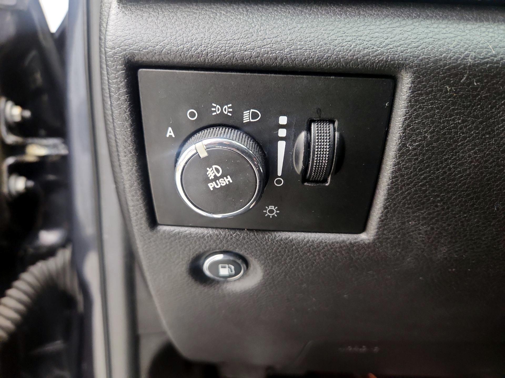 Thumbnail: 2014 Jeep Grand Cherokee - 13