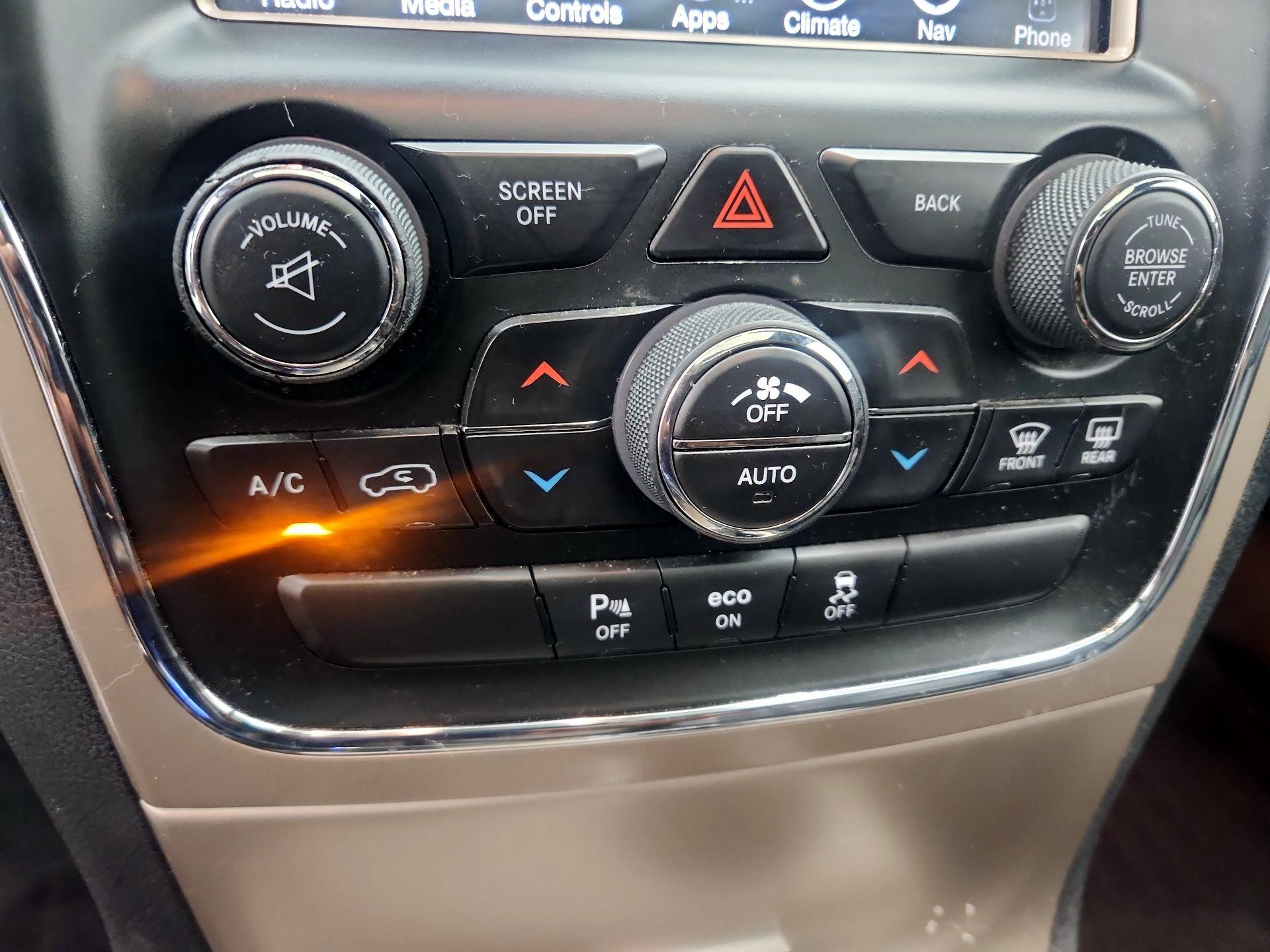 Thumbnail: 2014 Jeep Grand Cherokee - 17