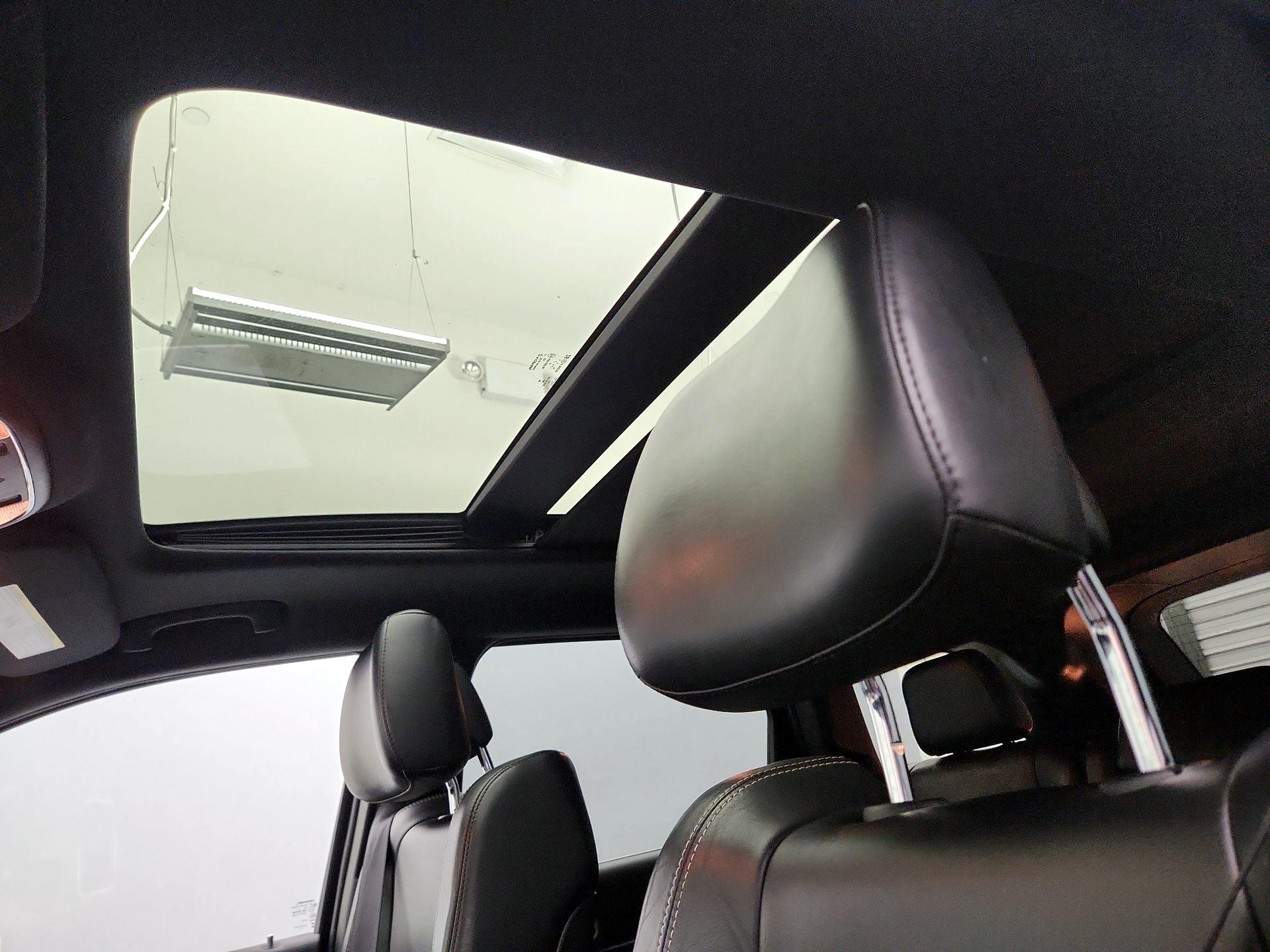 Thumbnail: 2014 Jeep Grand Cherokee - 20