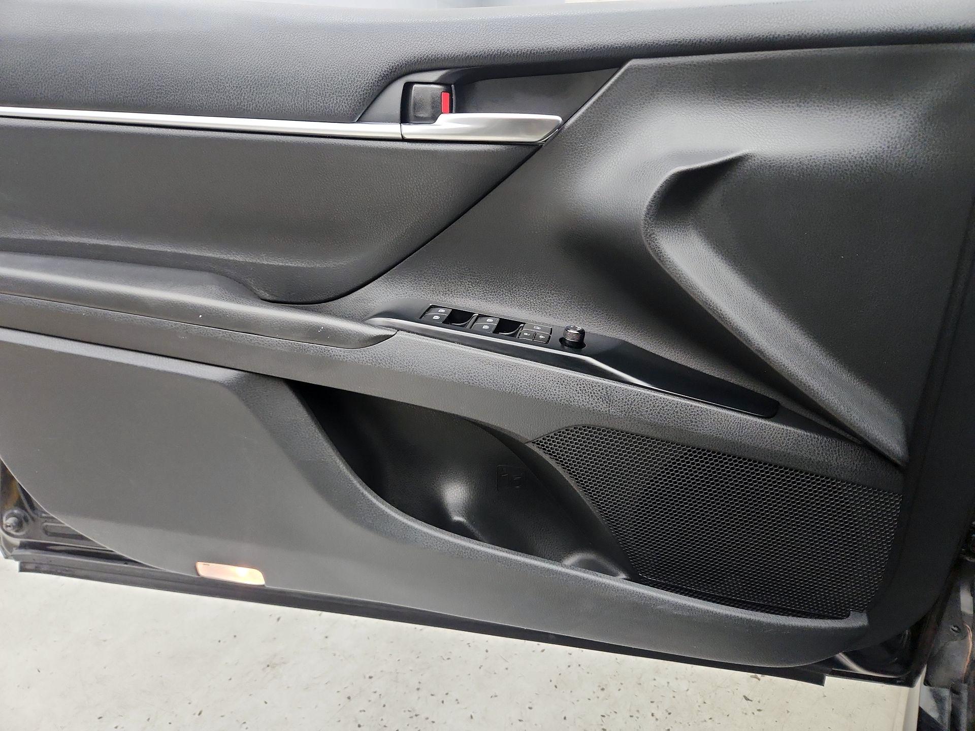 Thumbnail: 2019 Toyota Camry - 12