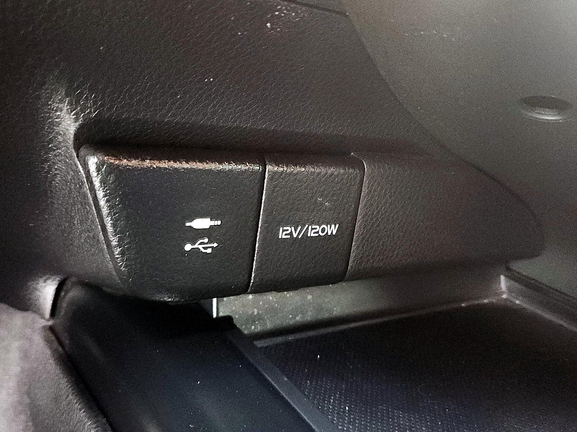 Thumbnail: 2019 Toyota Camry - 18