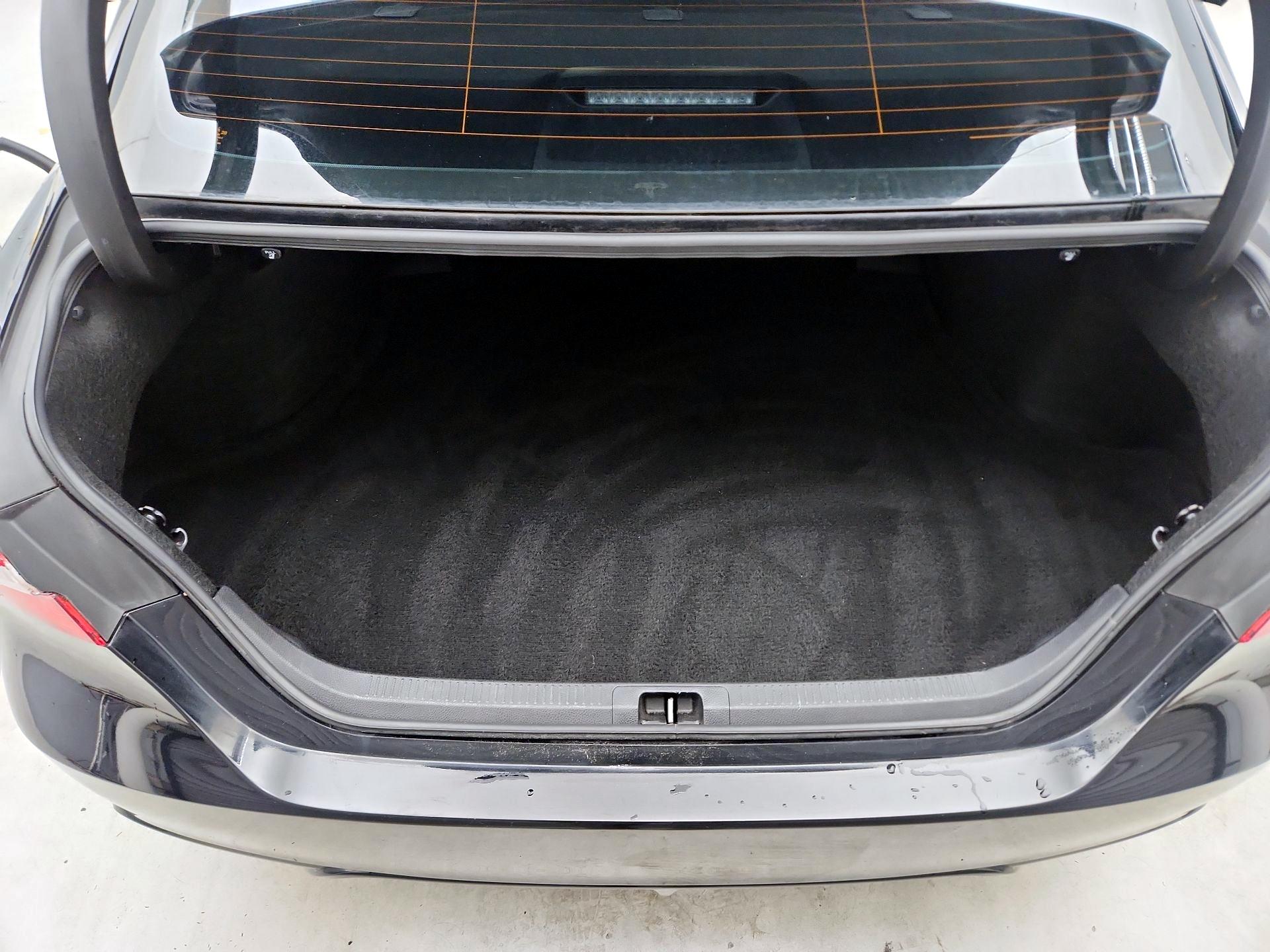 Thumbnail: 2019 Toyota Camry - 20